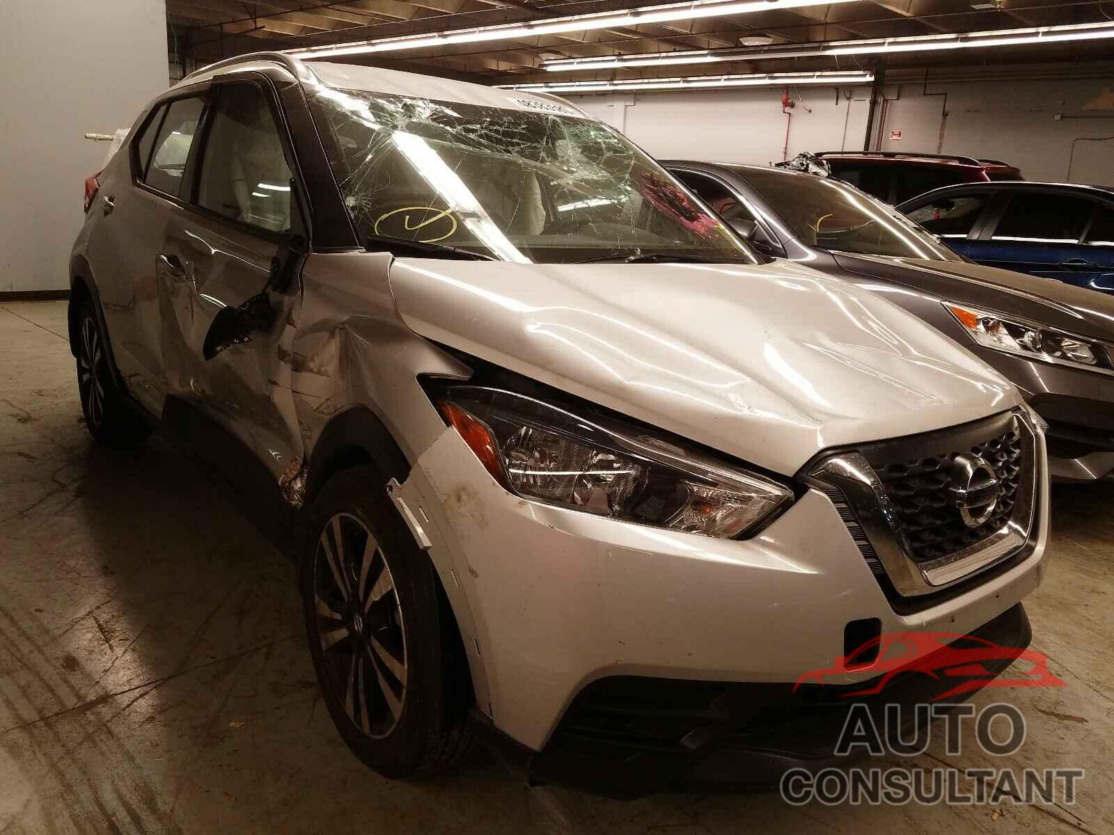 NISSAN KICKS 2018 - 3N1CP5CU8JL537534