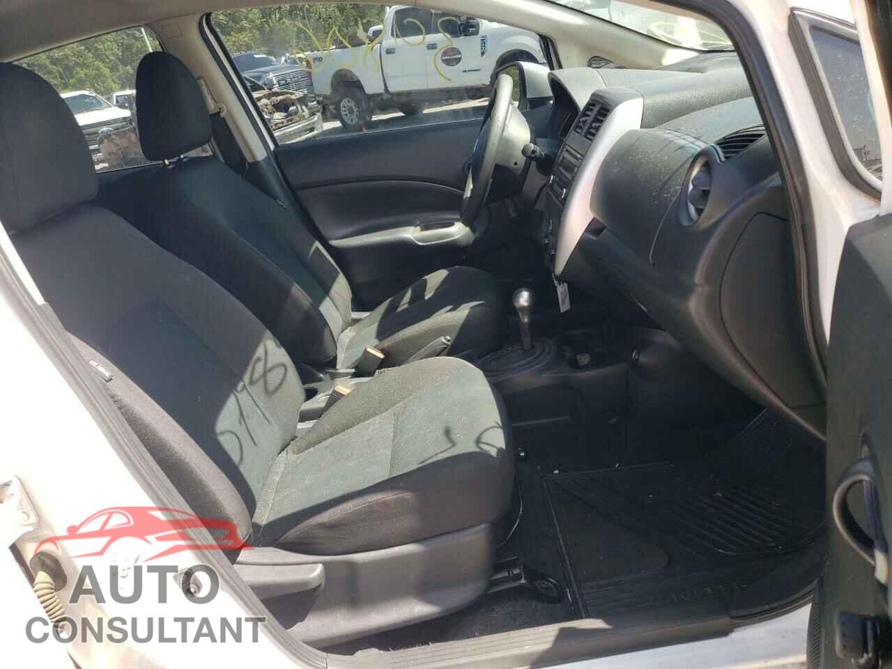 NISSAN VERSA 2017 - 3N1CE2CP3HL379855