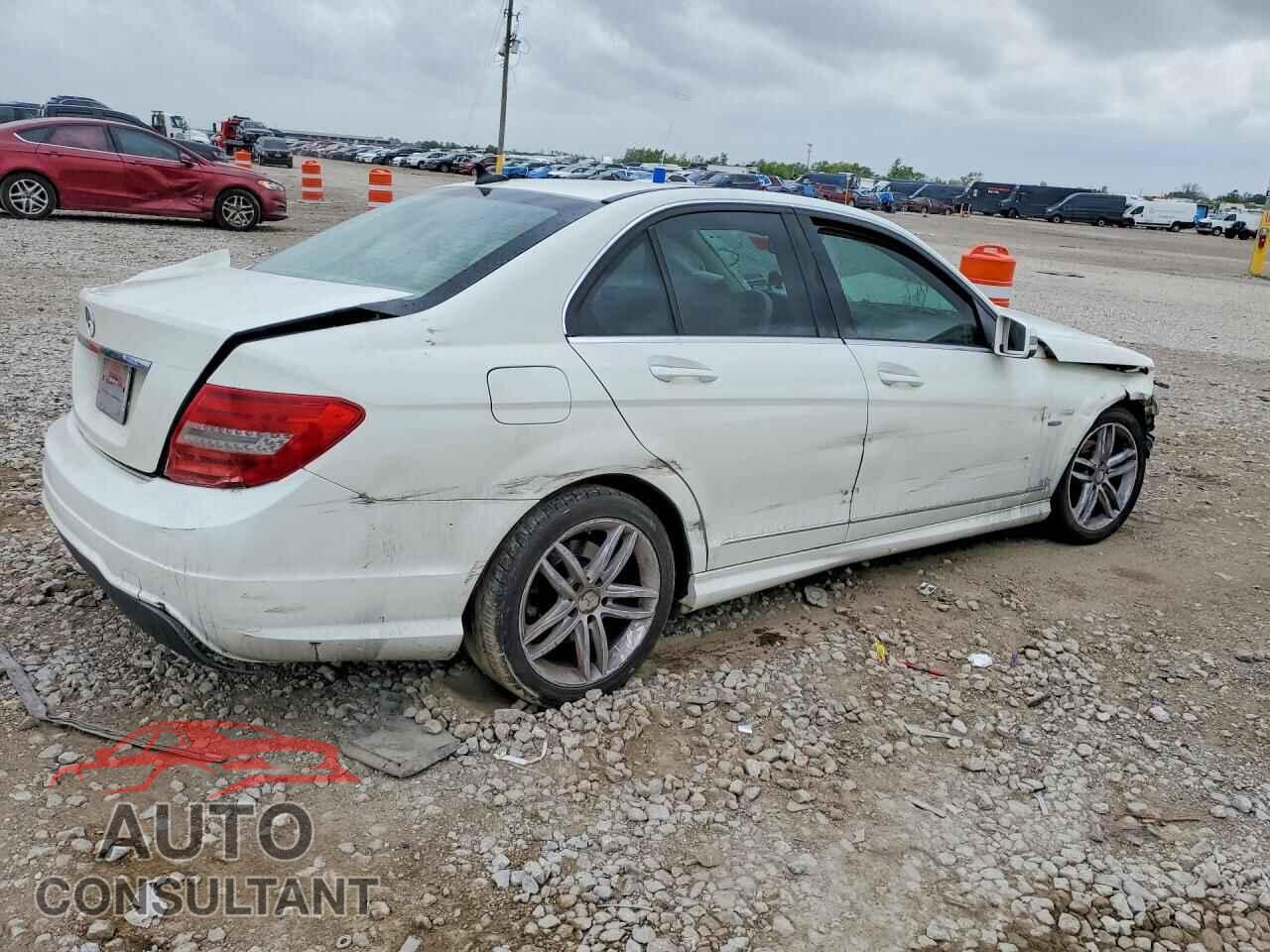 MERCEDES-BENZ C-CLASS 2012 - WDDGF4HB5CA626545