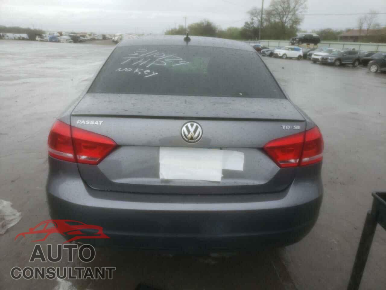 VOLKSWAGEN PASSAT 2013 - 1VWBN7A37DC003121
