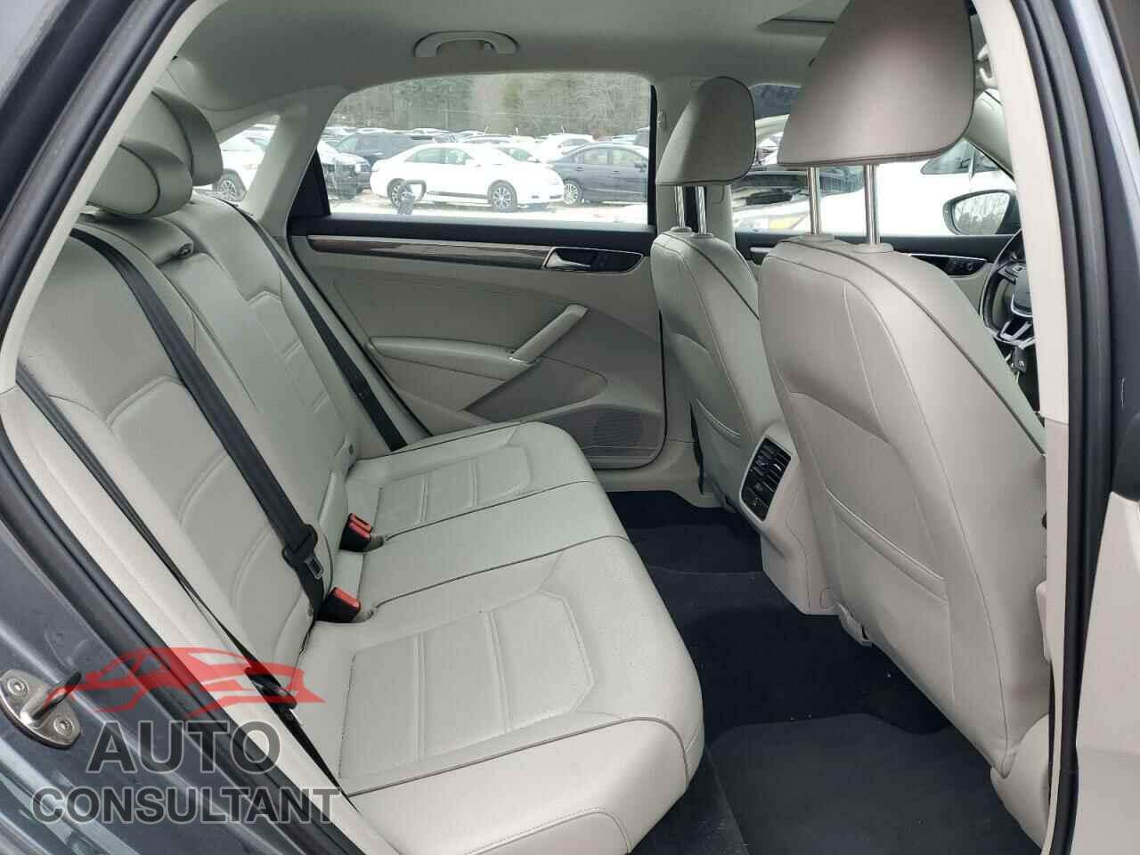 VOLKSWAGEN PASSAT 2017 - 1VWBT7A39HC033992