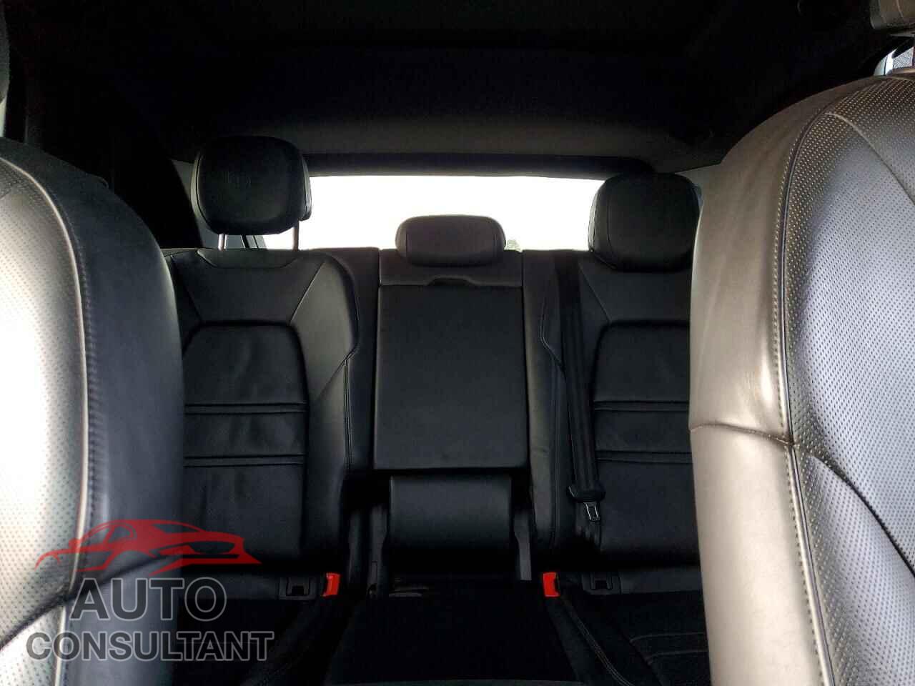 PORSCHE CAYENNE 2019 - WP1AA2AY8KDA18032