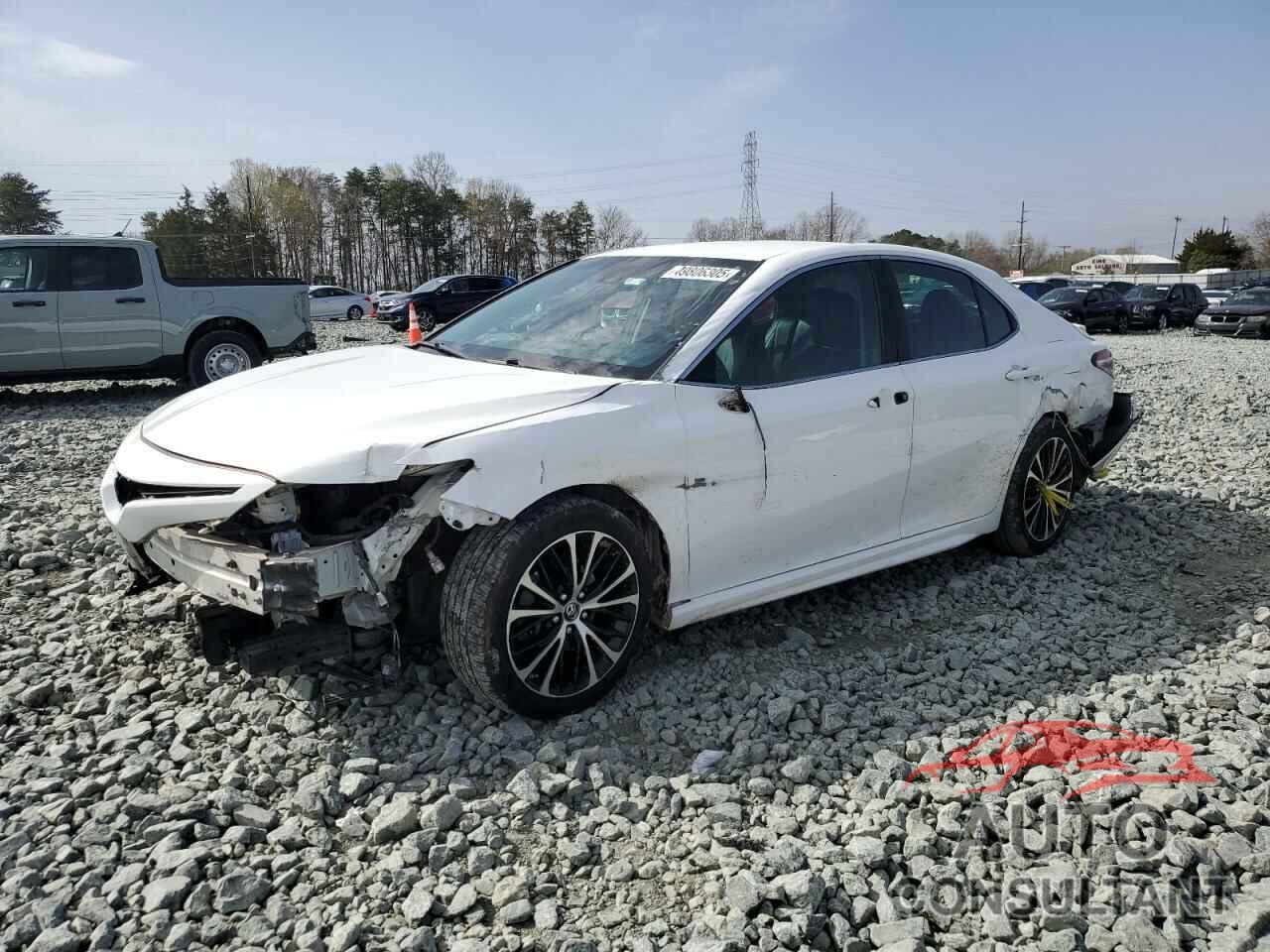 TOYOTA CAMRY 2018 - 4T1B11HK3JU633129