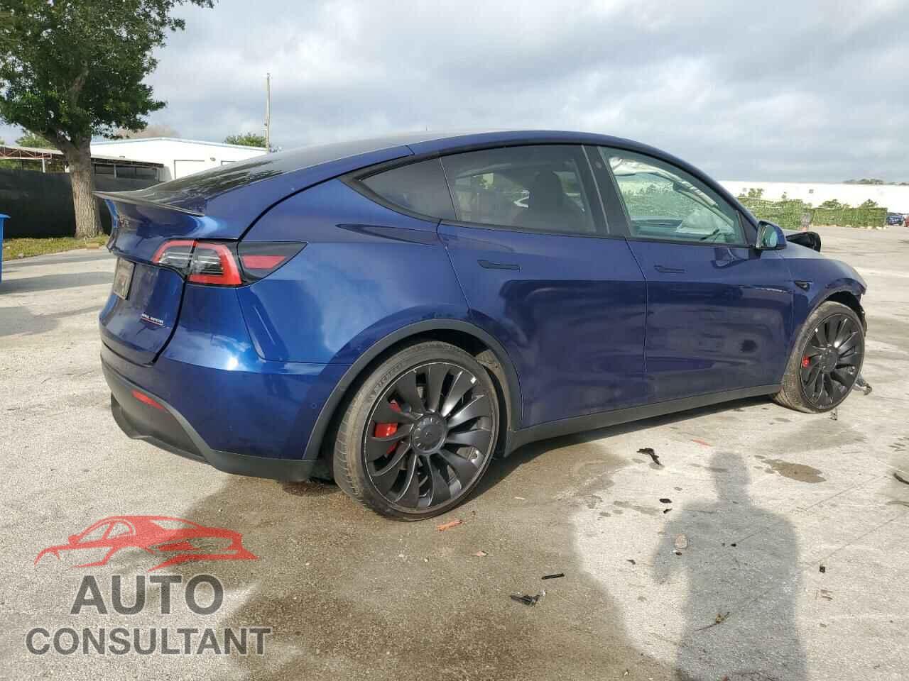 TESLA MODEL Y 2023 - 7SAYGDEF2PF583804