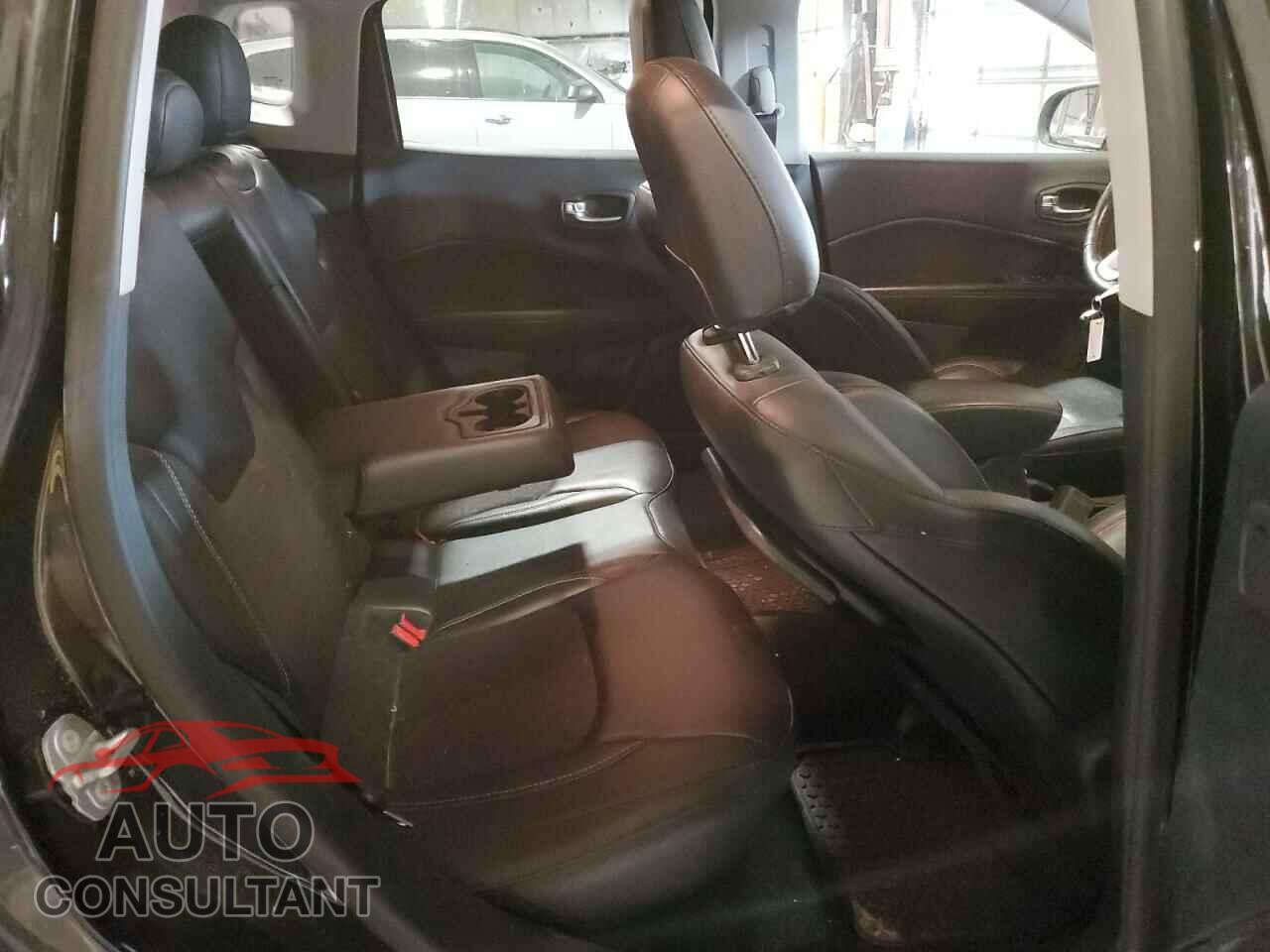 JEEP COMPASS 2018 - 3C4NJDBB7JT320932