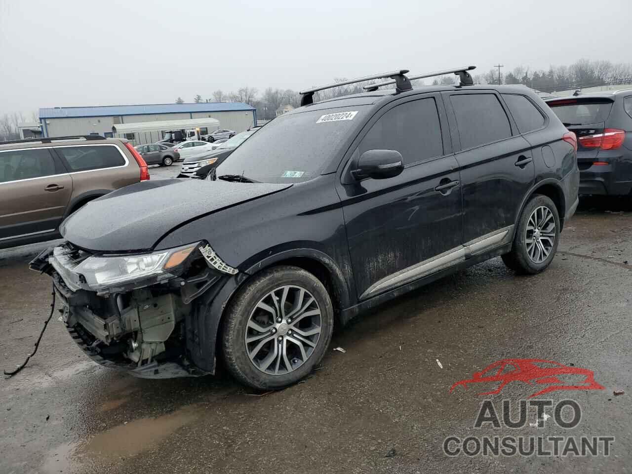 MITSUBISHI OUTLANDER 2018 - JA4AD3A33JZ011620