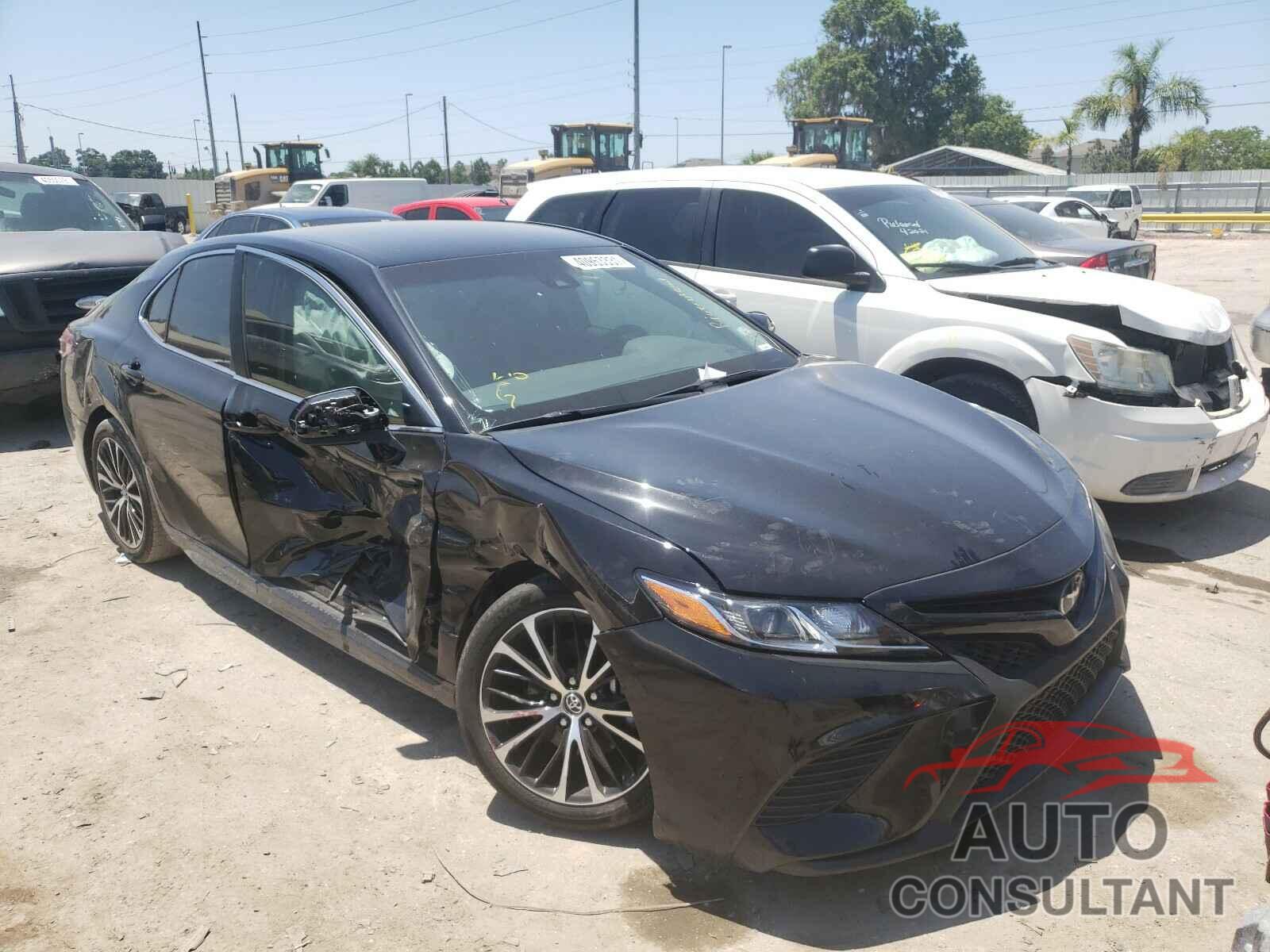 TOYOTA CAMRY 2018 - 4T1B11HK8JU124587