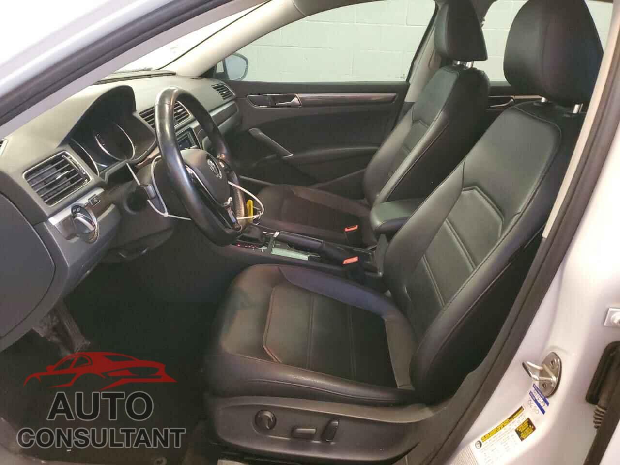 VOLKSWAGEN PASSAT 2018 - 1VWBA7A39JC014709