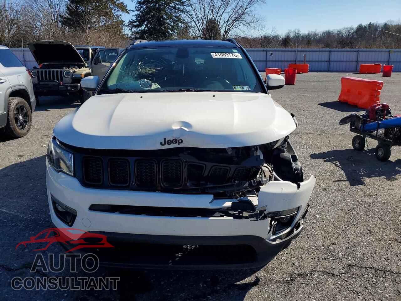 JEEP COMPASS 2018 - 3C4NJDBBXJT304448