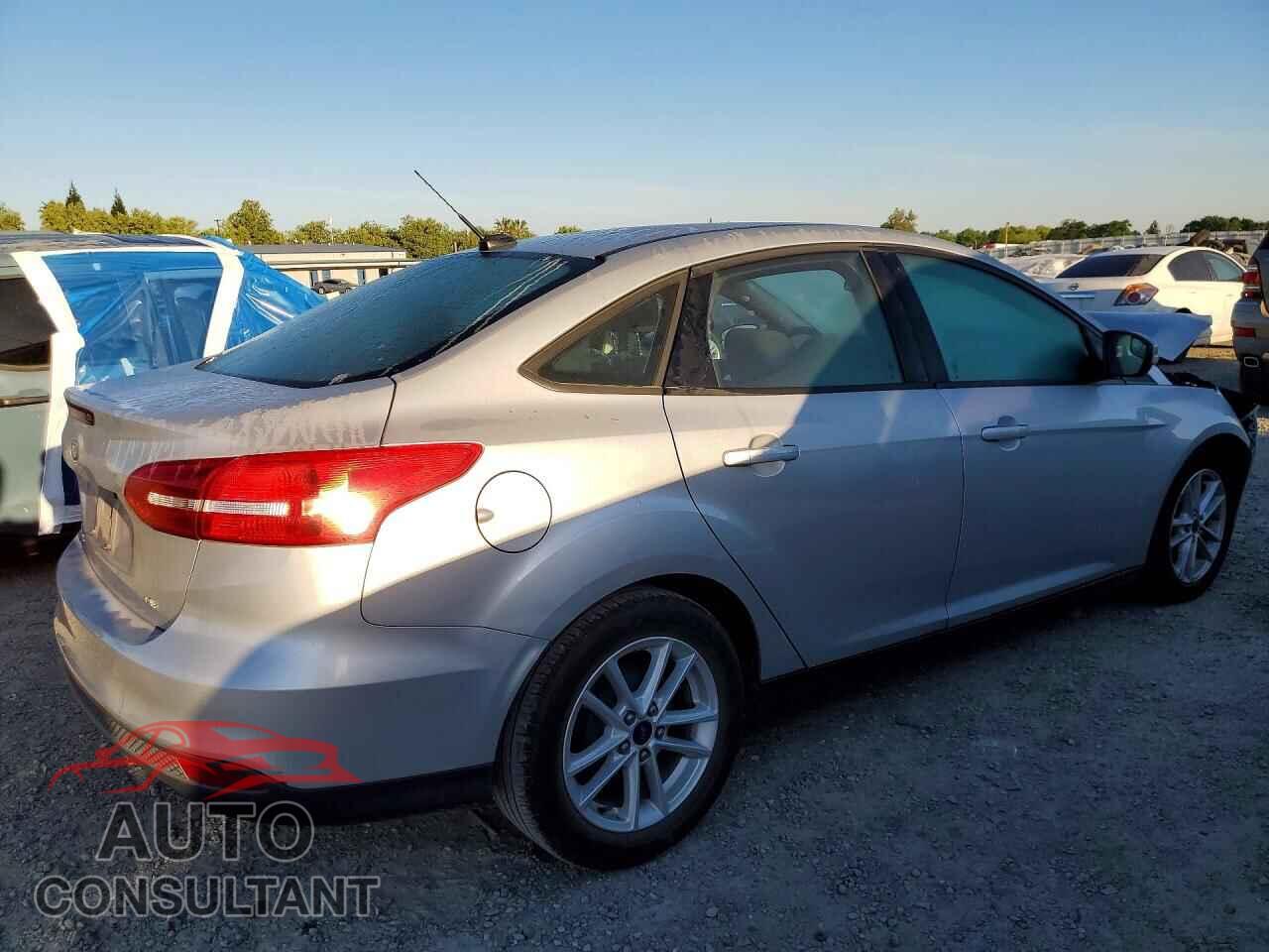 FORD FOCUS 2015 - 1FADP3F25FL300735