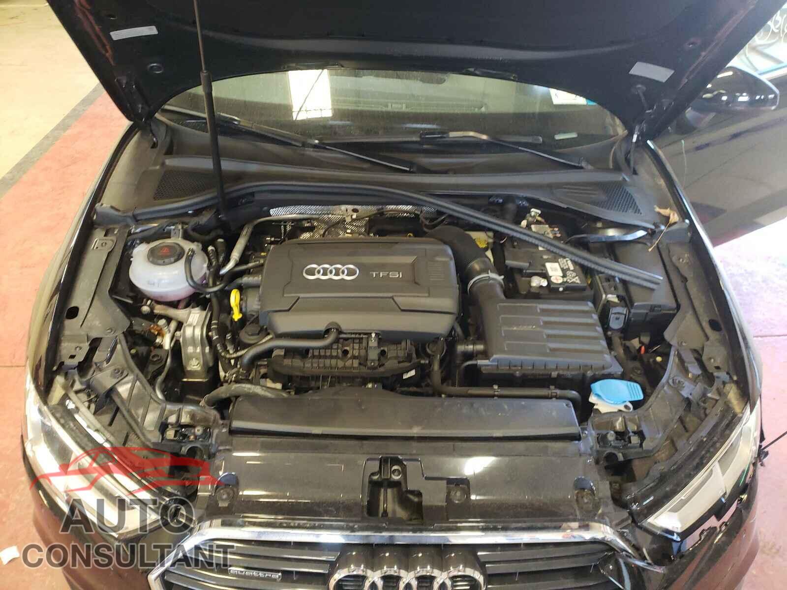 AUDI A3 2019 - WAUBEGFF0KA113729