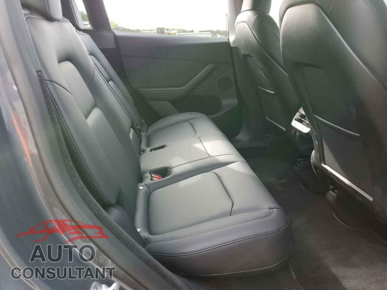 TESLA MODEL Y 2023 - 7SAYGDEE4PA051829