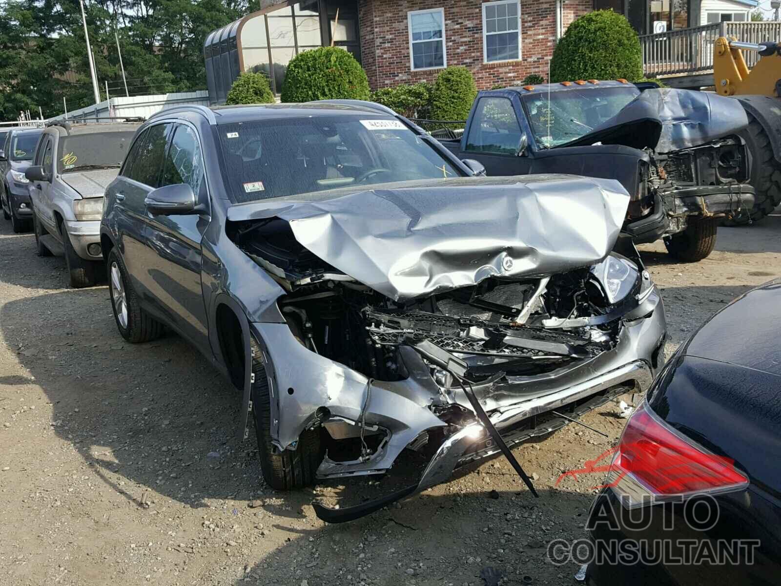 MERCEDES-BENZ GLC 300 4MATIC 2018 - WDC0G4KB3JV043649