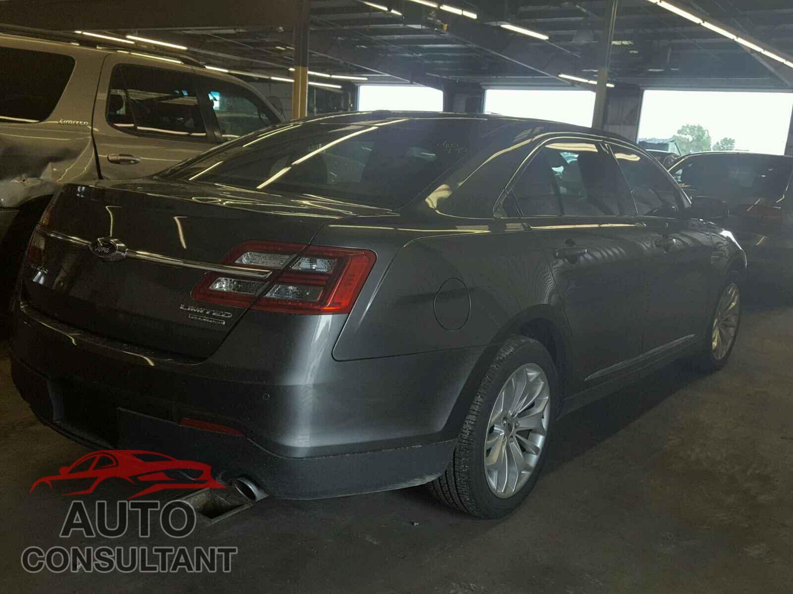 FORD TAURUS 2018 - 1FAHP2F86JG102165