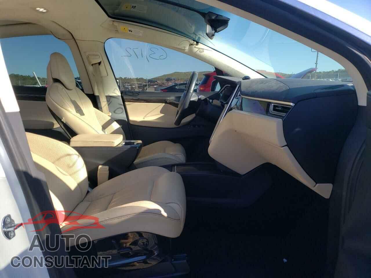 TESLA MODEL X 2016 - 5YJXCBE25GF015634
