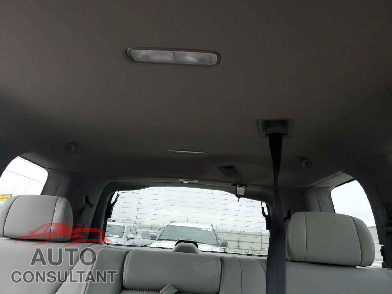 HONDA PILOT 2010 - 5FNYF4H40AB017111