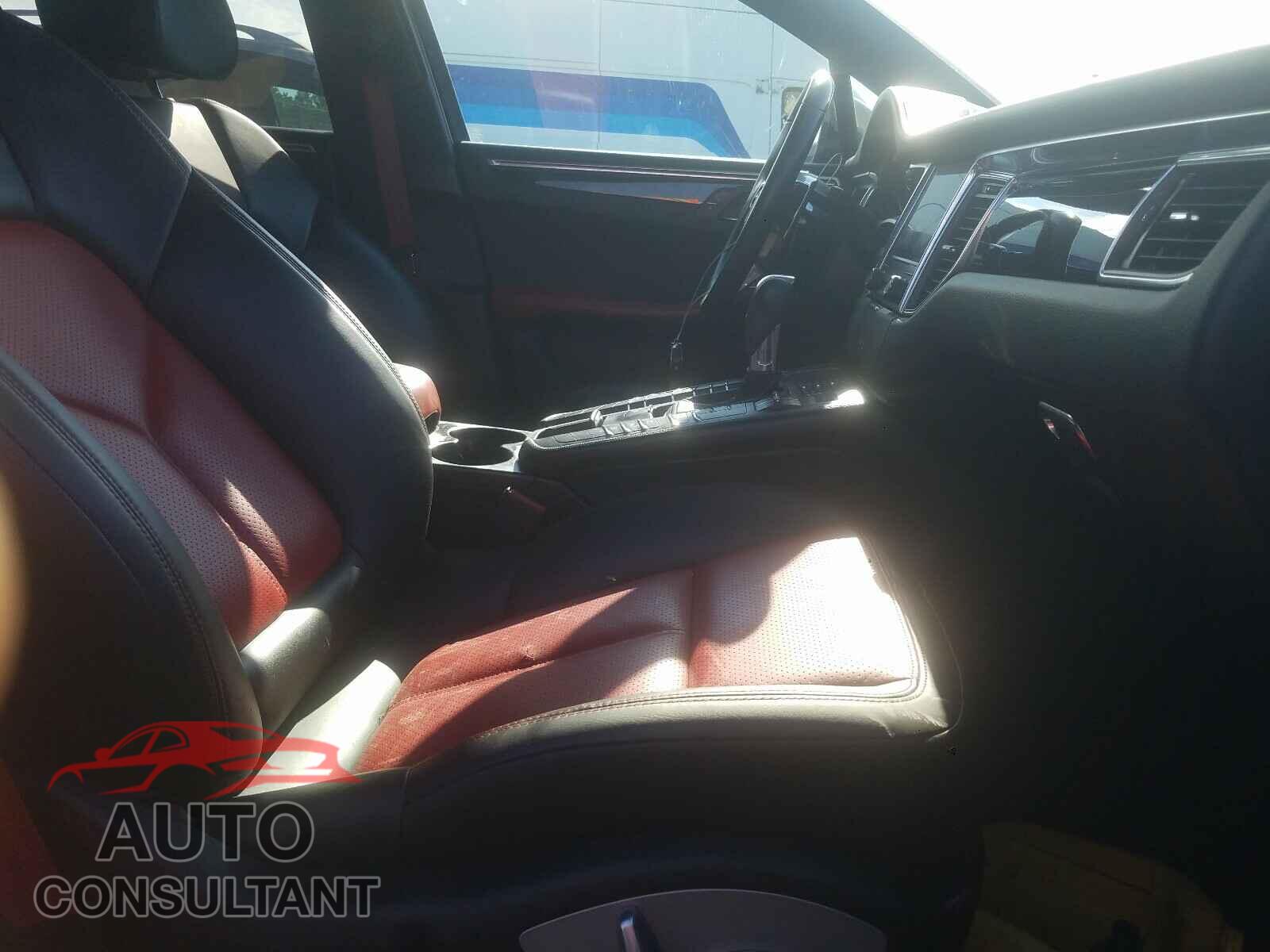 PORSCHE MACAN 2018 - WP1AA2A55JLB08992
