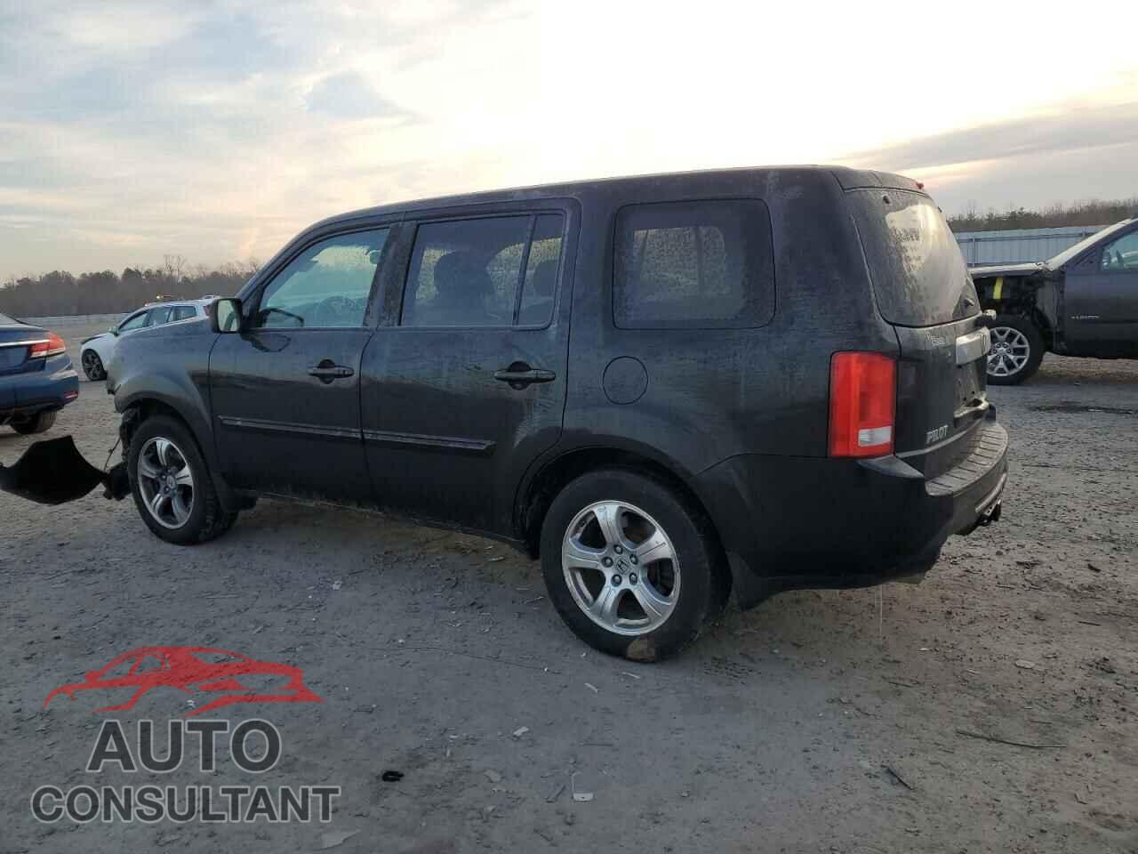 HONDA PILOT 2014 - 5FNYF4H52EB005721