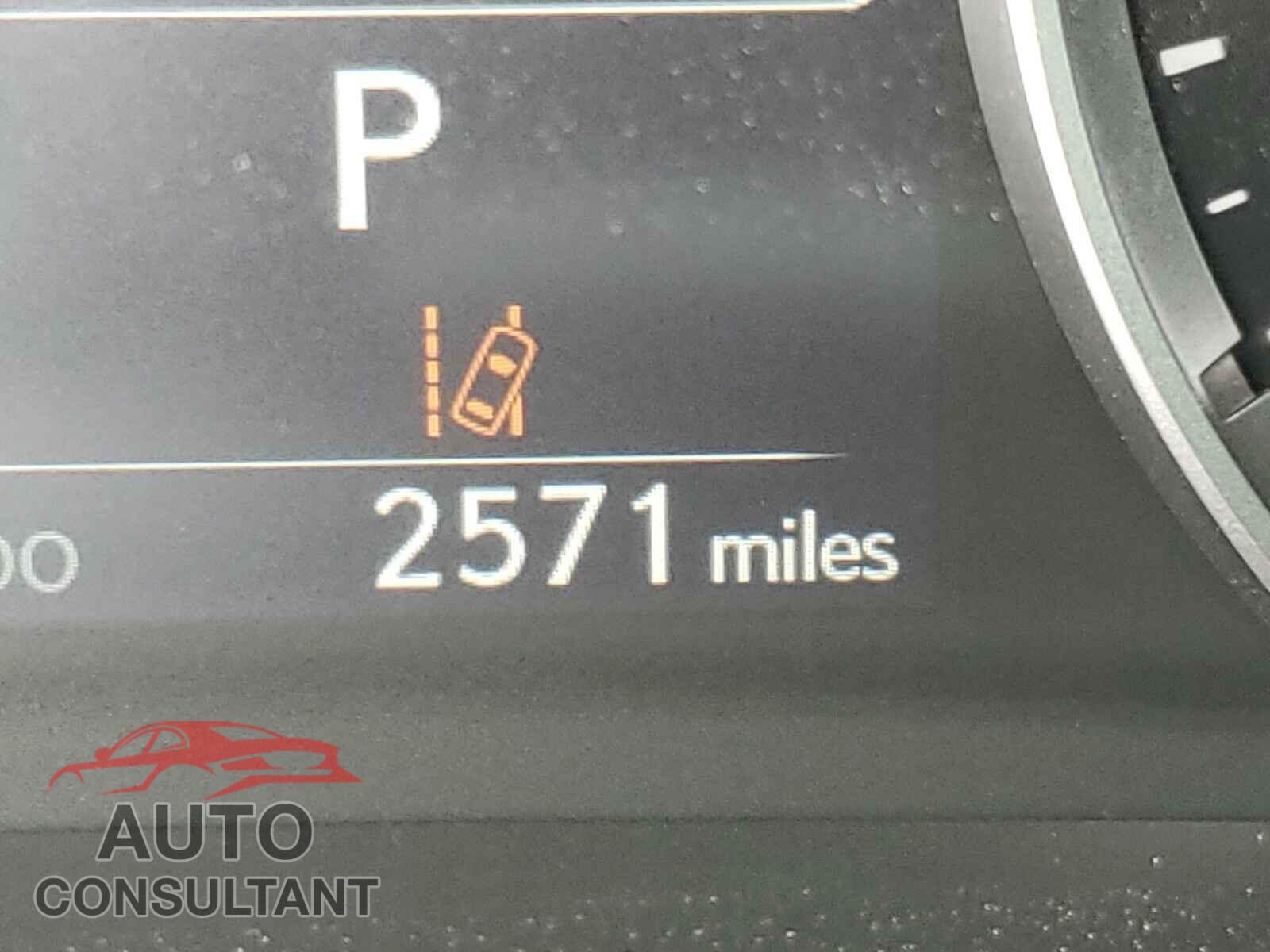 LEXUS IS 2021 - JTHCA1D28M5112922