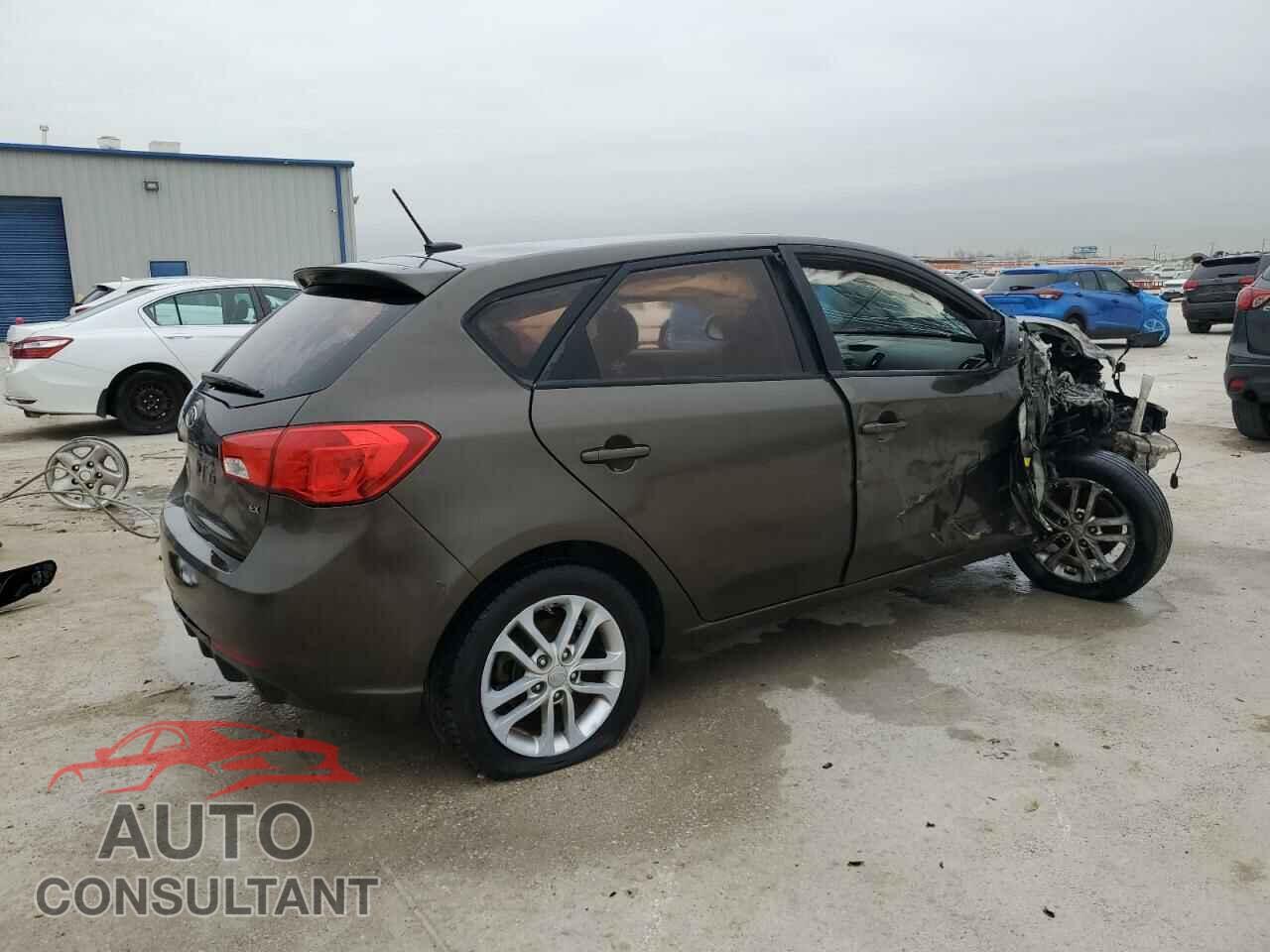 KIA FORTE 2011 - KNAFU5A26B5350148