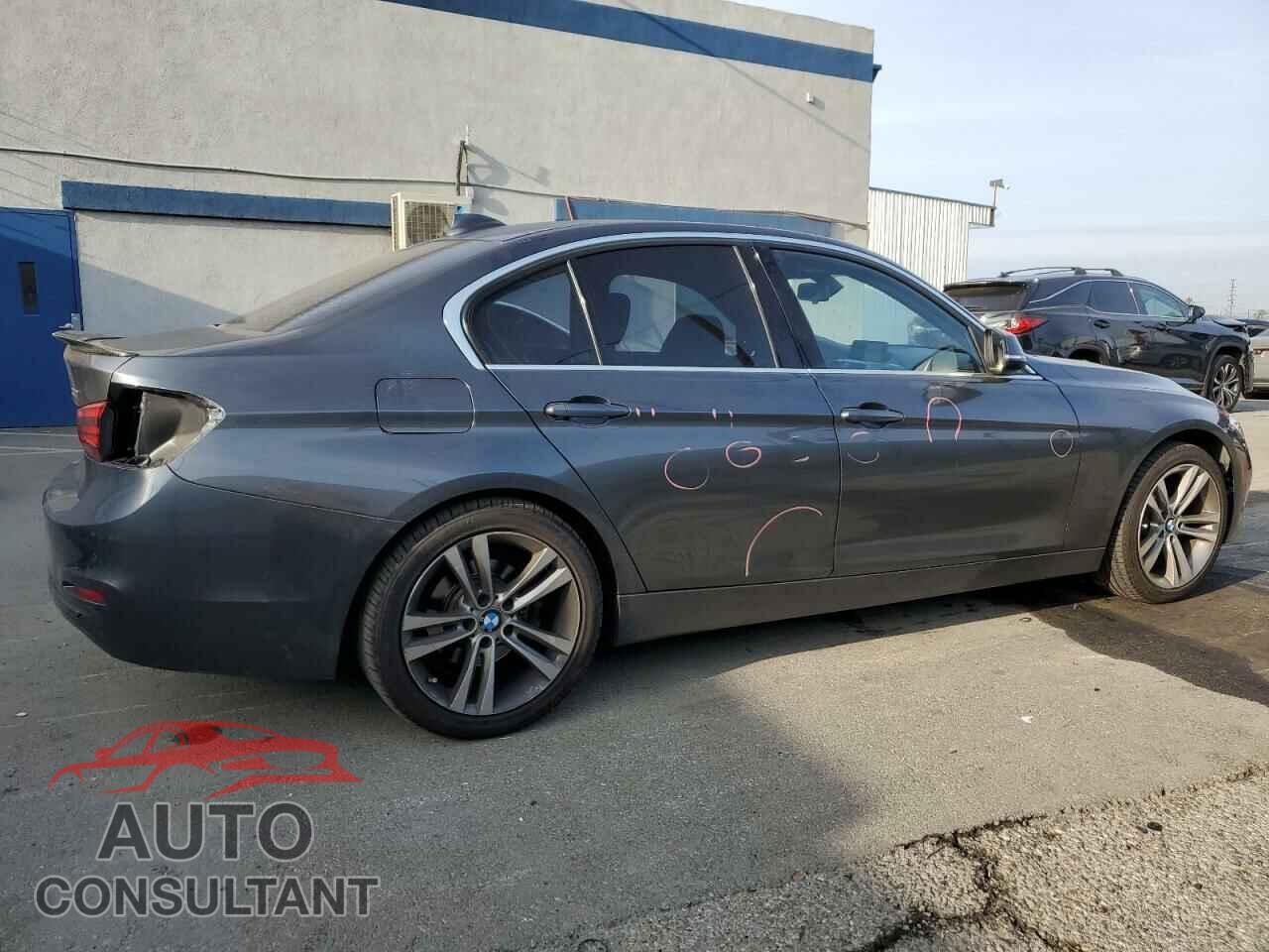 BMW 3 SERIES 2017 - WBA8B9G57HNU48864