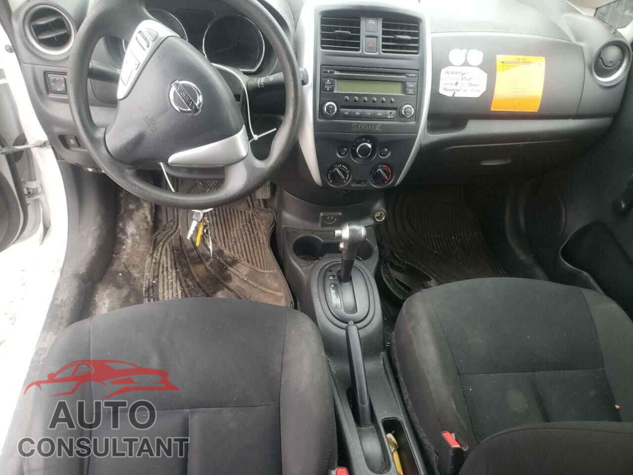 NISSAN VERSA 2017 - 3N1CE2CP8HL372156