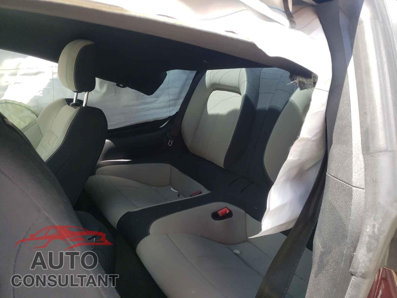 FORD MUSTANG 2018 - 1FA6P8TH7J5108194