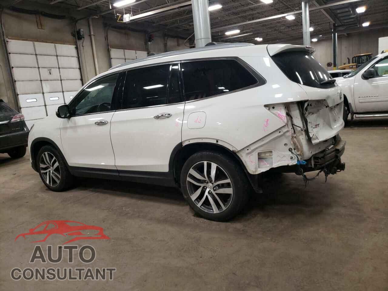 HONDA PILOT 2017 - 5FNYF6H90HB004408