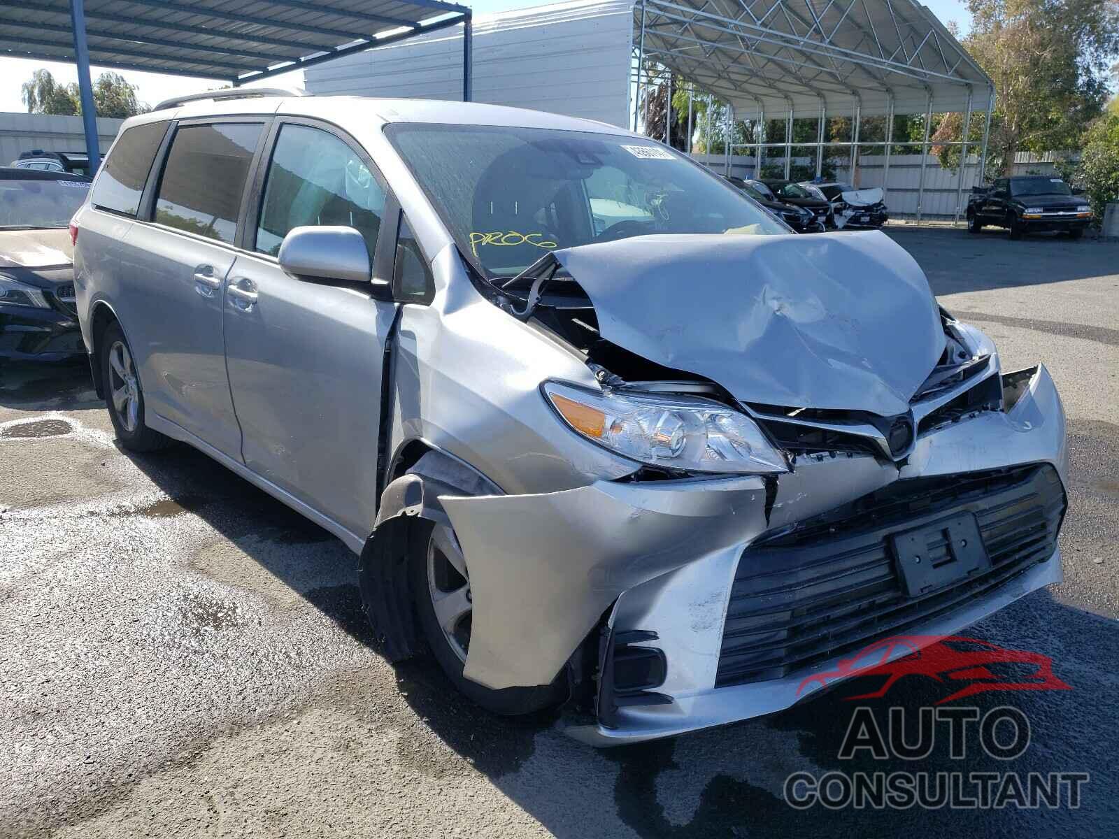 TOYOTA SIENNA 2019 - 5TDKZ3DC5KS976232