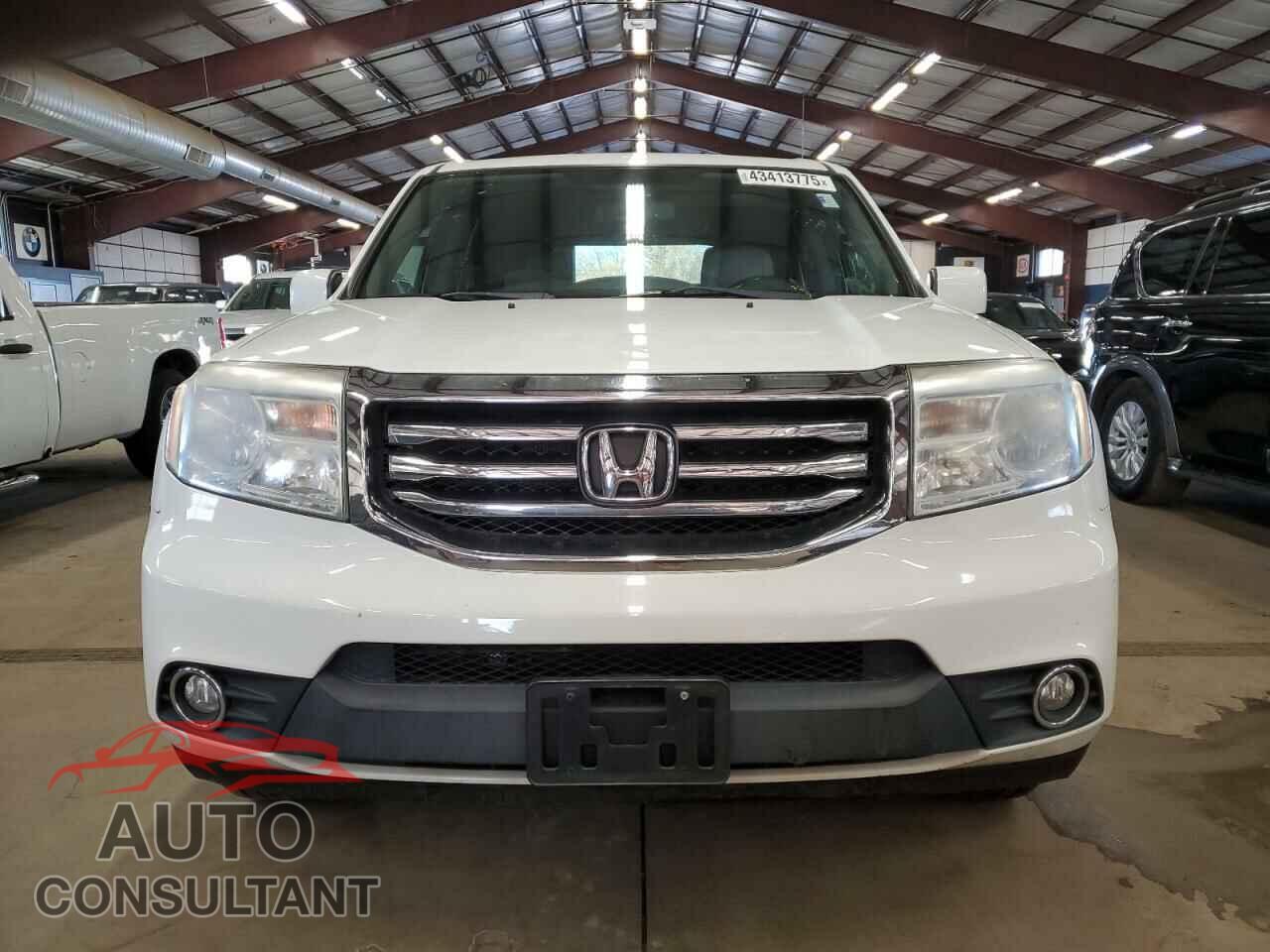 HONDA PILOT 2013 - 5FNYF4H50DB004534