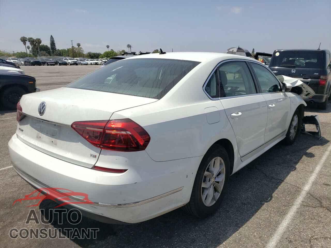 VOLKSWAGEN PASSAT 2017 - 1VWAT7A38HC020193