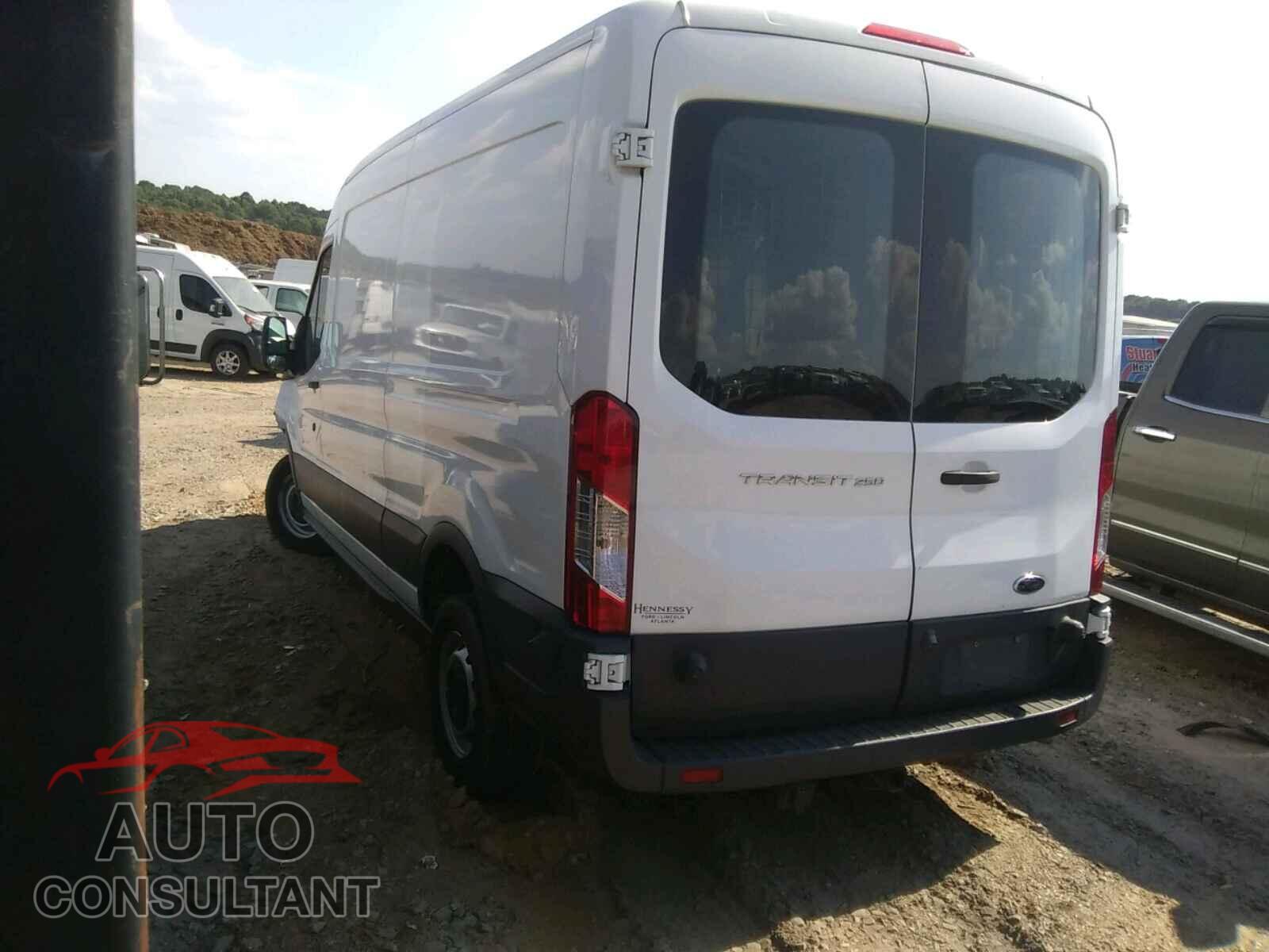 FORD TRANSIT CO 2017 - 1FTYR2CM3HKB15372