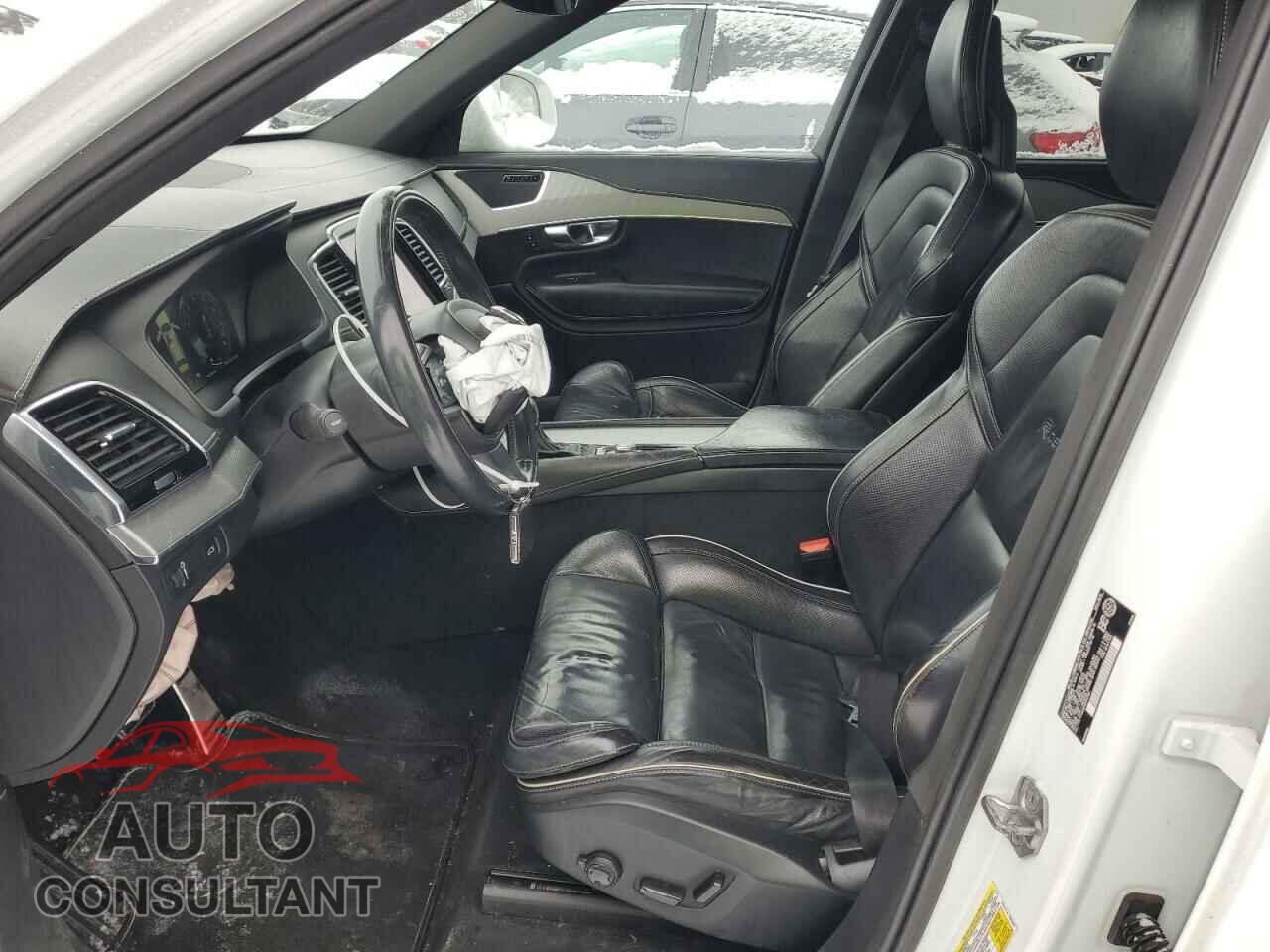 VOLVO XC90 2017 - YV4A22PM6H1111190