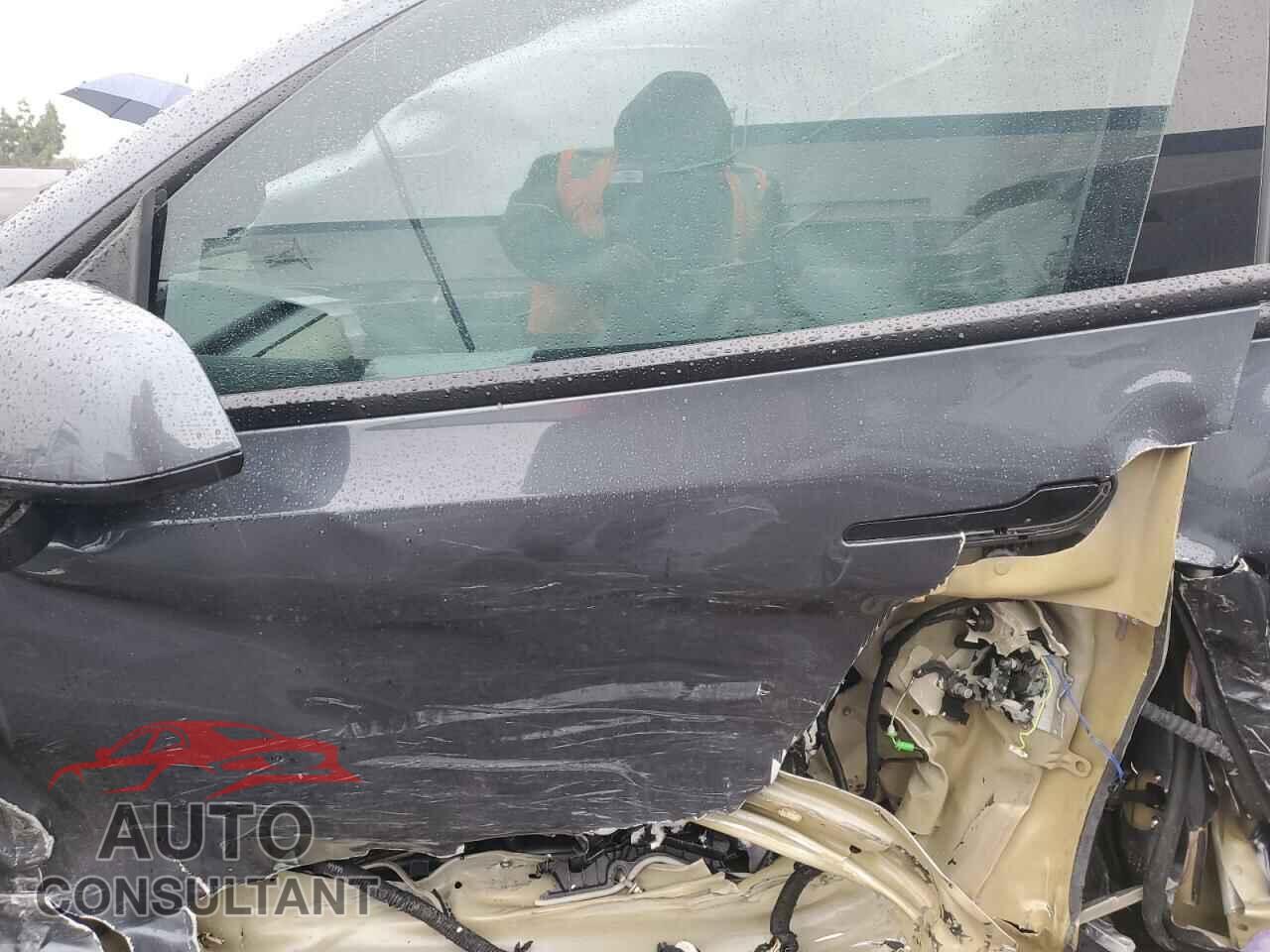 TESLA MODEL Y 2021 - 5YJYGDEE1MF286152