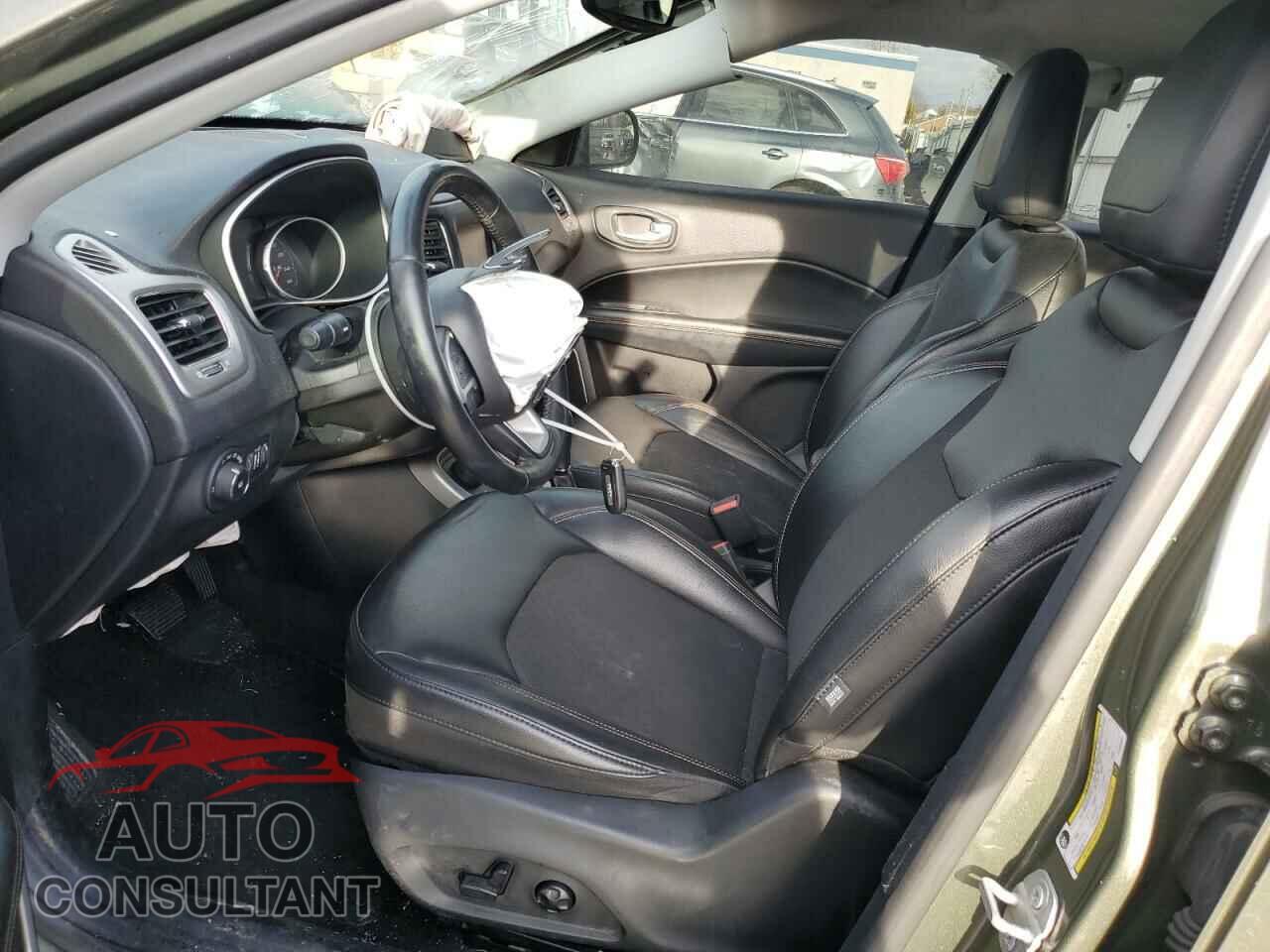 JEEP COMPASS 2018 - 3C4NJDBB7JT308084
