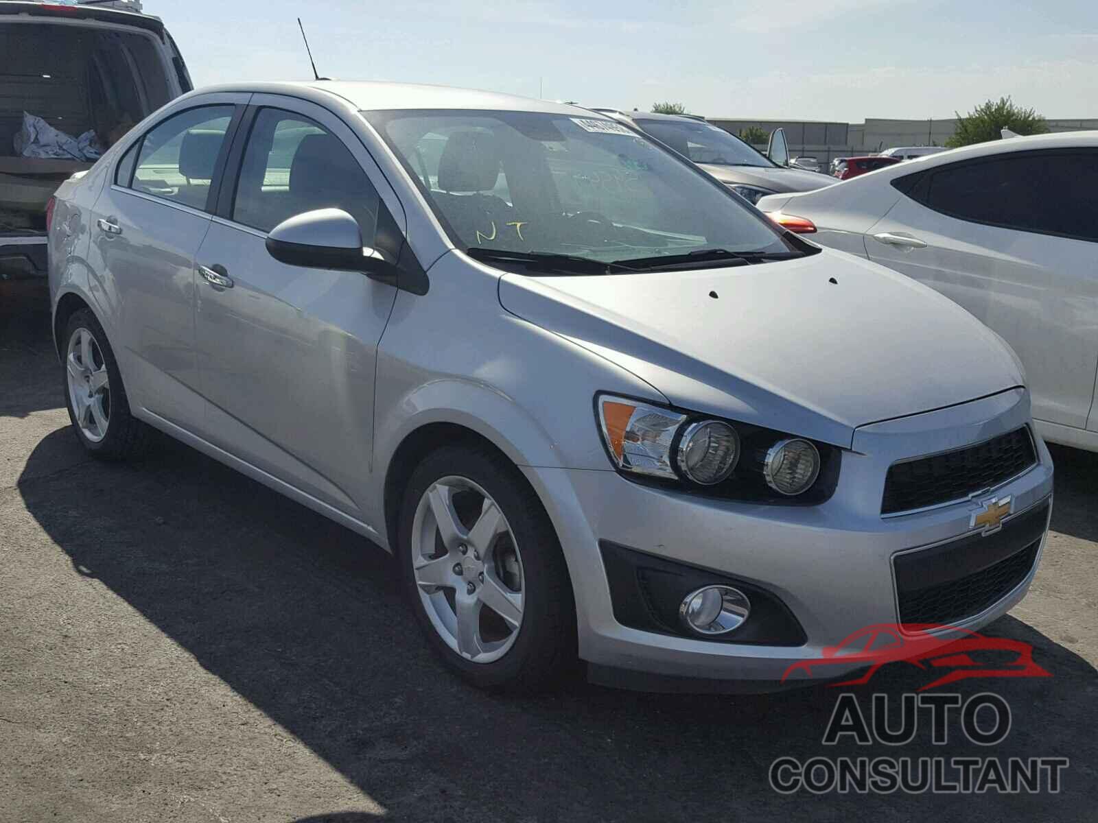 CHEVROLET SONIC 2015 - 1G1JE5SB2F4117431