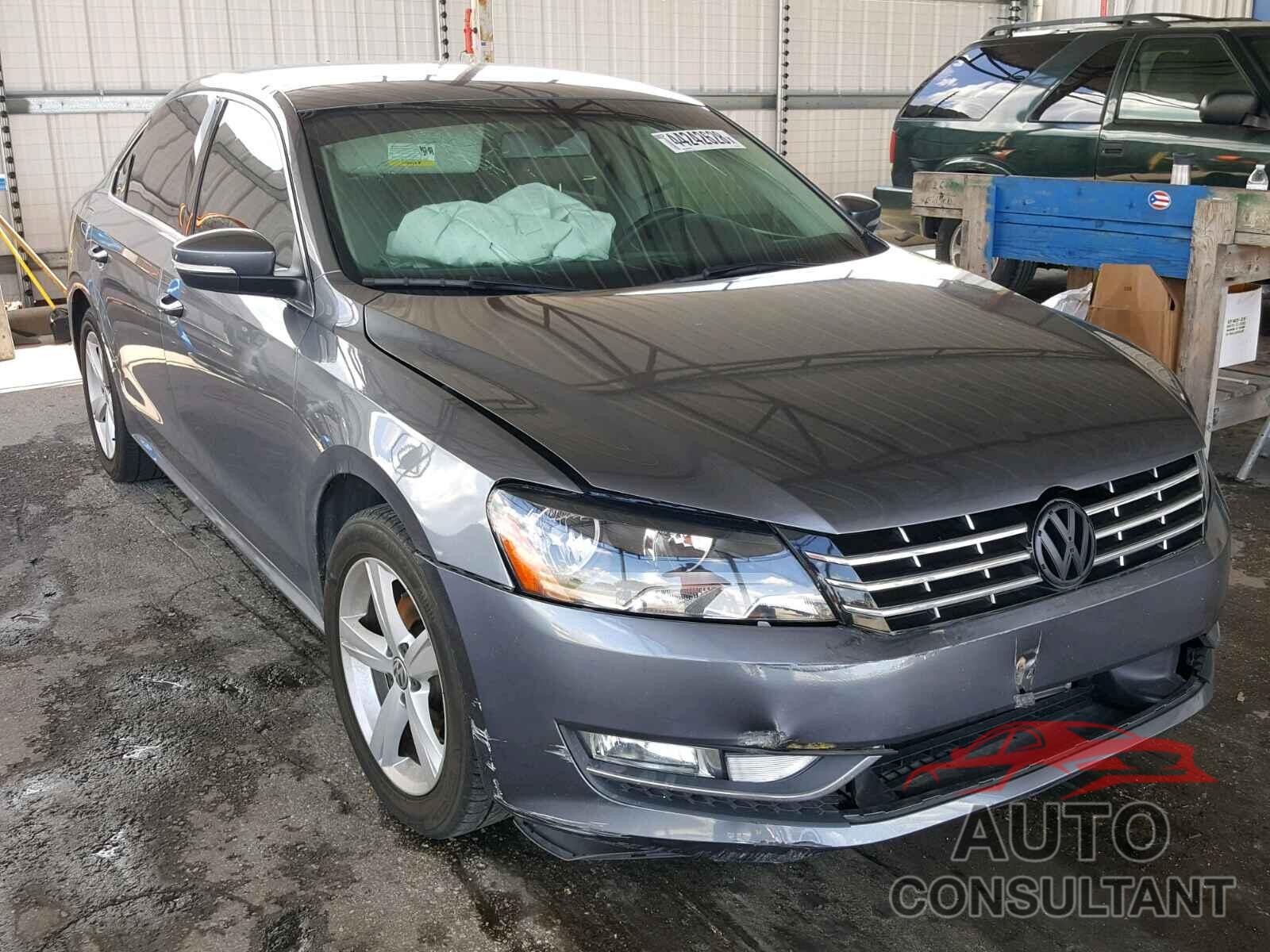 VOLKSWAGEN PASSAT 2015 - 1VWAT7A30FC079297