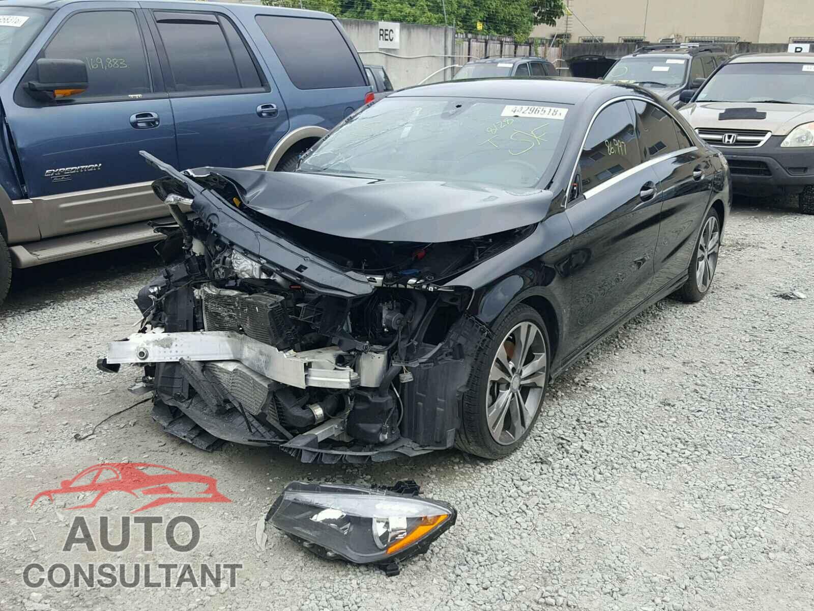 MERCEDES-BENZ C CLASS 2015 - WDDSJ4EBXFN257563
