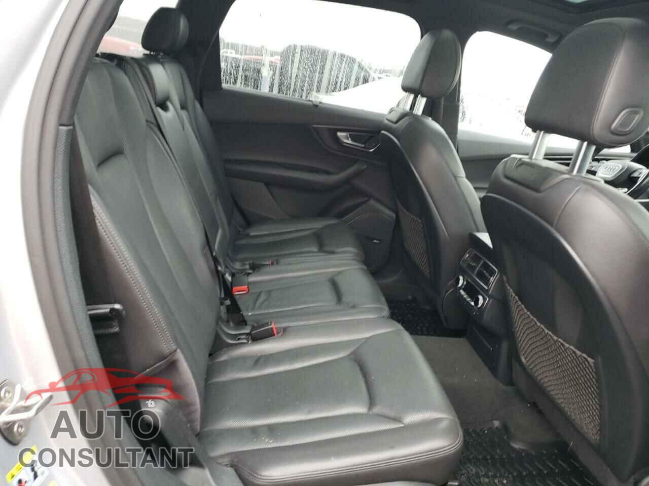 AUDI Q7 2017 - WA1LAAF74HD016169