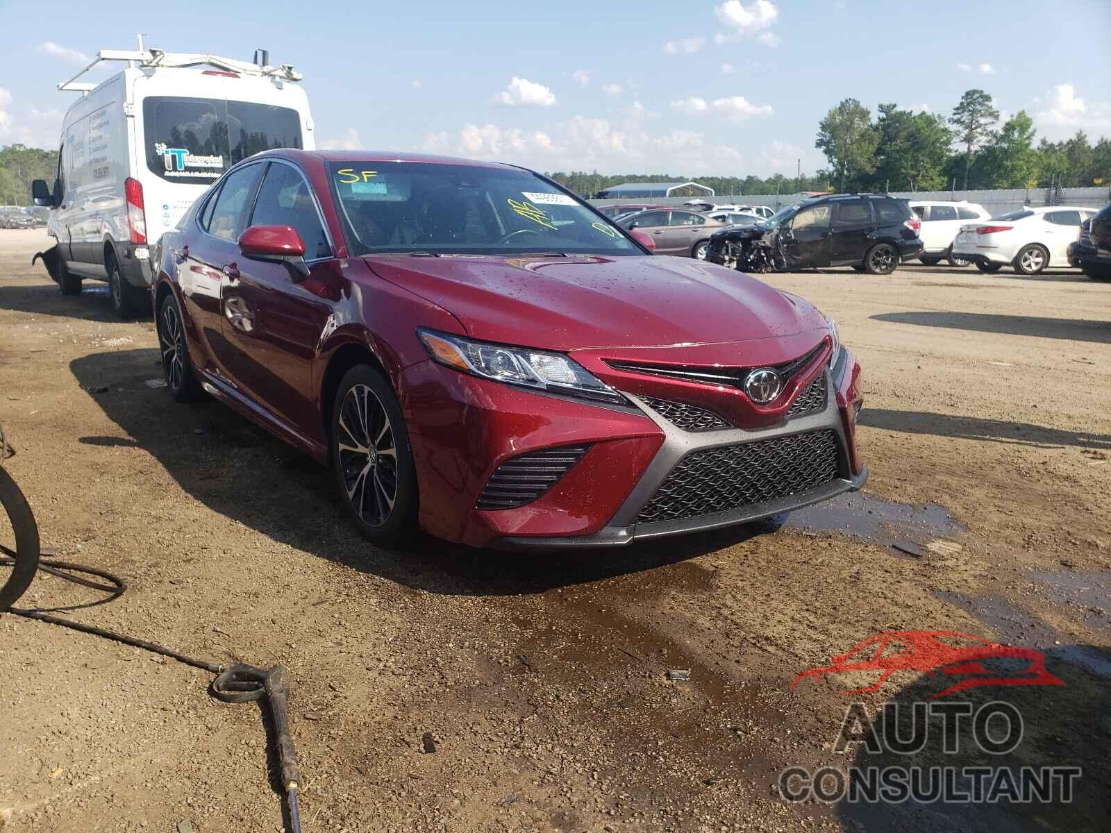 TOYOTA CAMRY 2018 - 4T1B11HK7JU584288