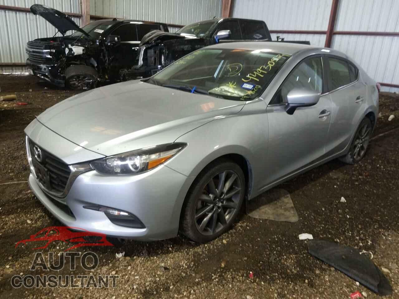 MAZDA 3 2018 - 3MZBN1V32JM197820