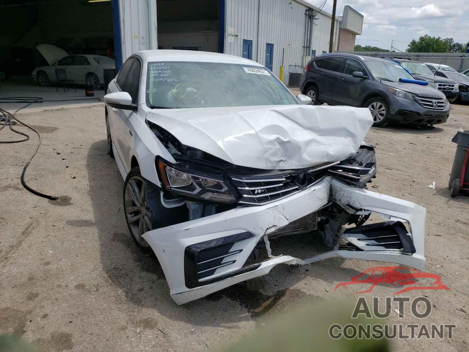 VOLKSWAGEN PASSAT 2017 - 1VWDT7A31HC017150