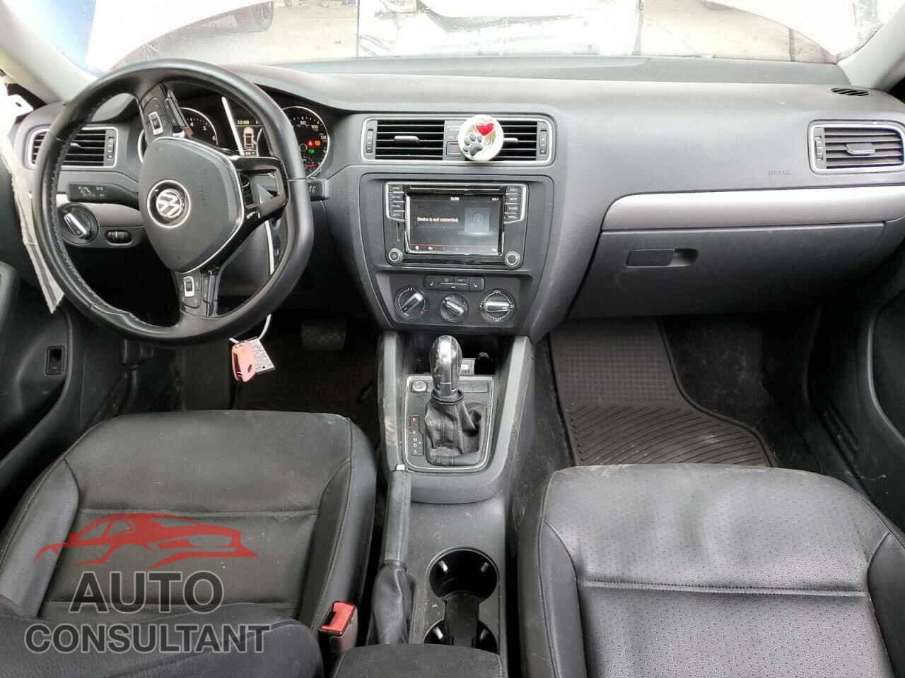 VOLKSWAGEN JETTA 2017 - 3VWDB7AJ2HM229863