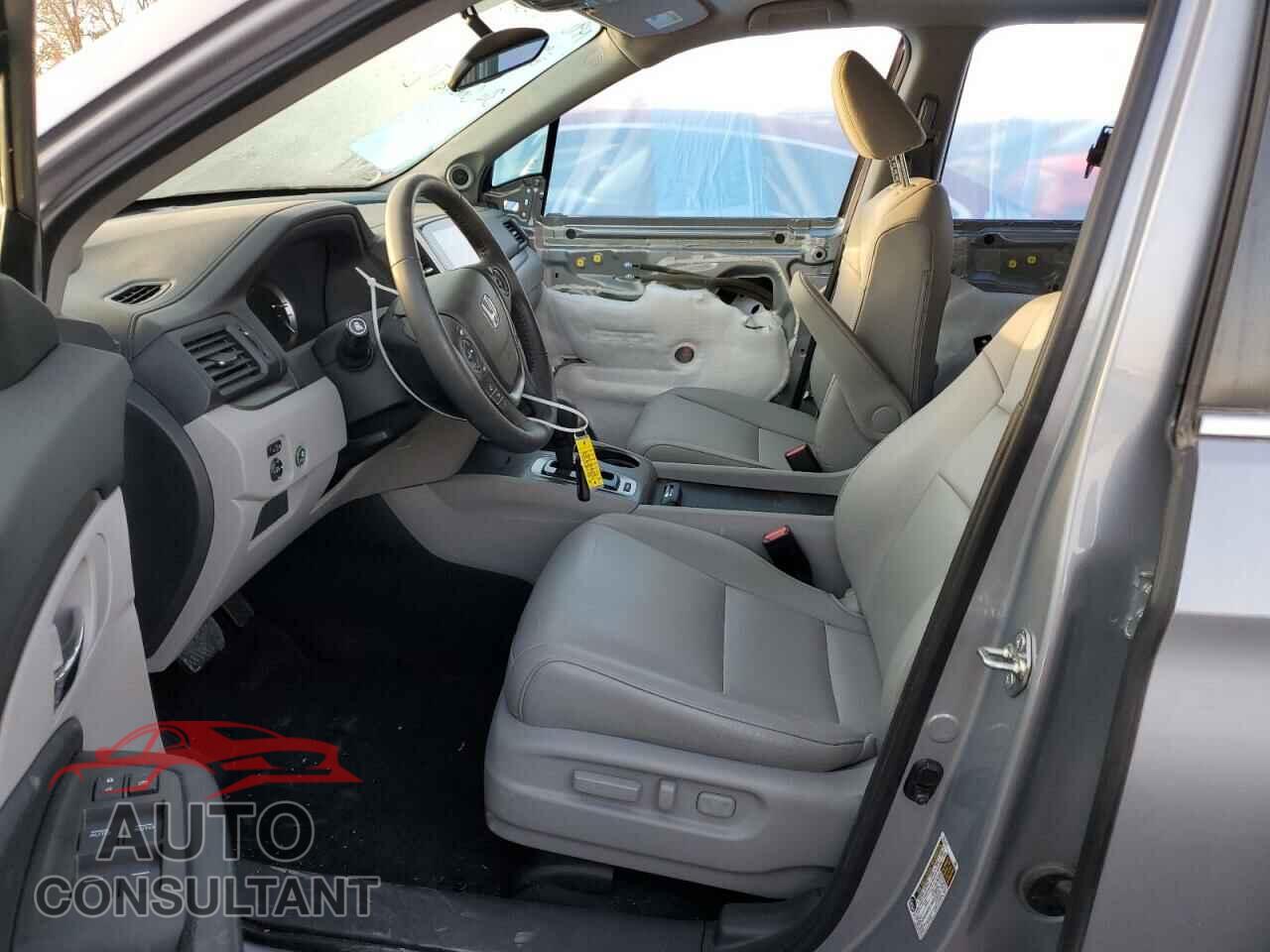 HONDA PILOT 2017 - 5FNYF5H53HB040424