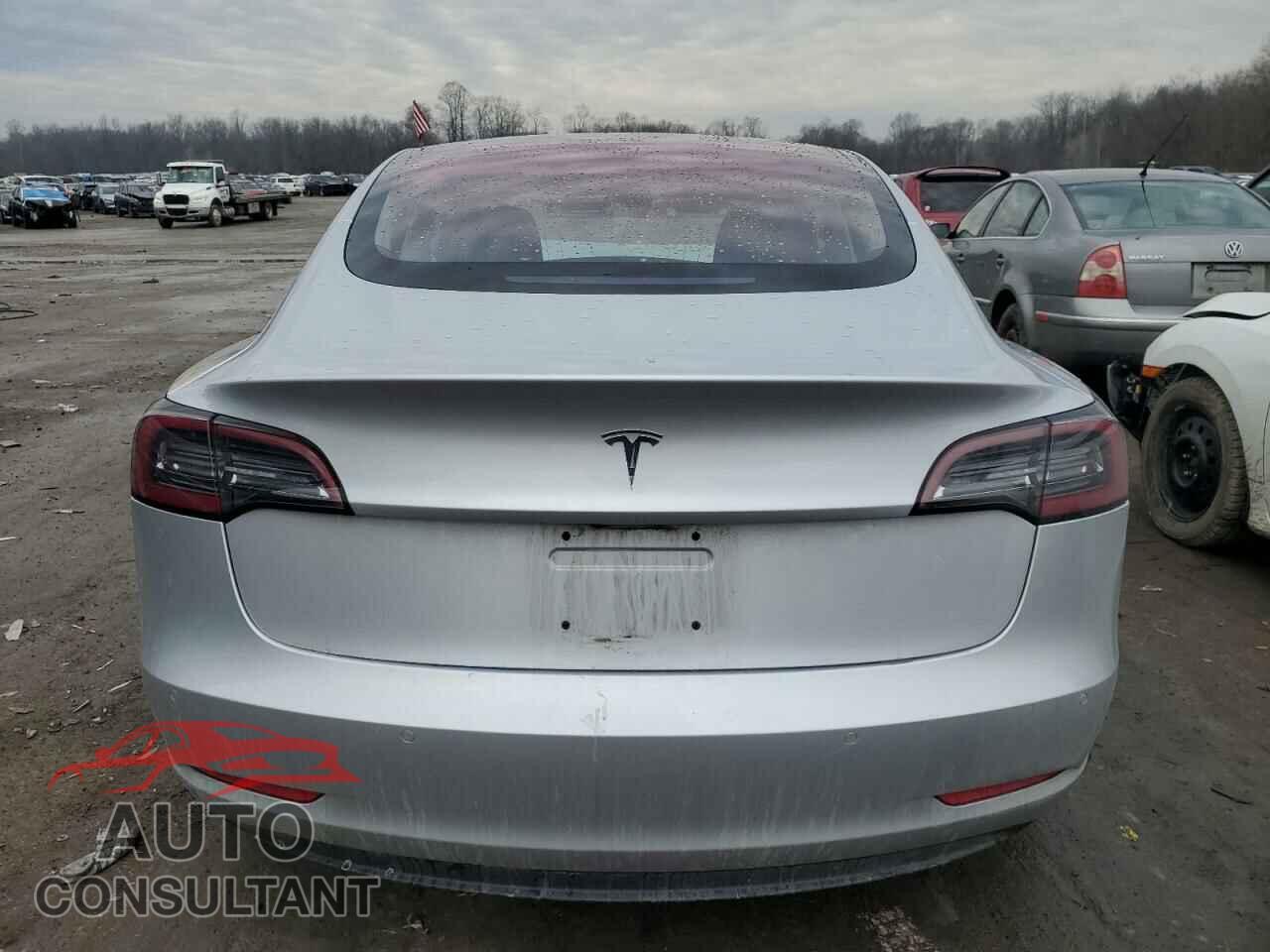 TESLA MODEL 3 2018 - 5YJ3E1EA7JF015264