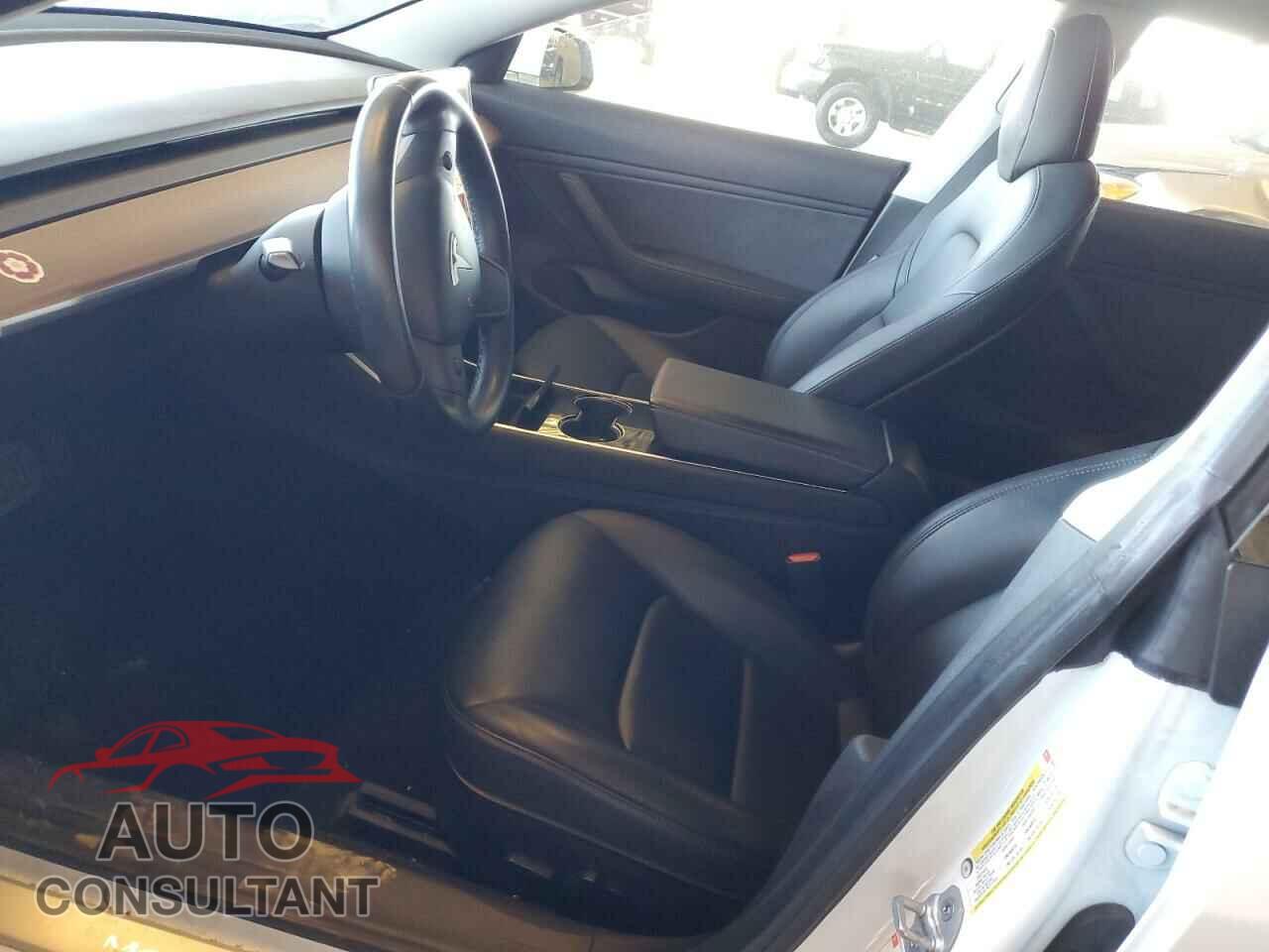 TESLA MODEL 3 2018 - 5YJ3E1EA6JF164751