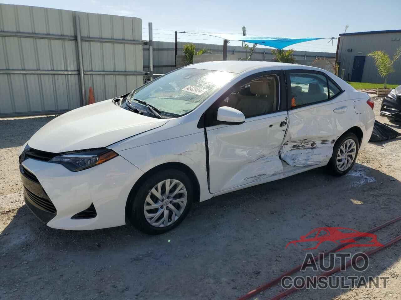 TOYOTA COROLLA 2018 - 5YFBURHE2JP808861