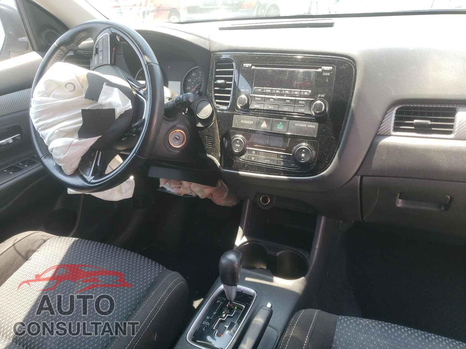 MITSUBISHI OUTLANDER 2016 - JA4AD2A39GZ048111