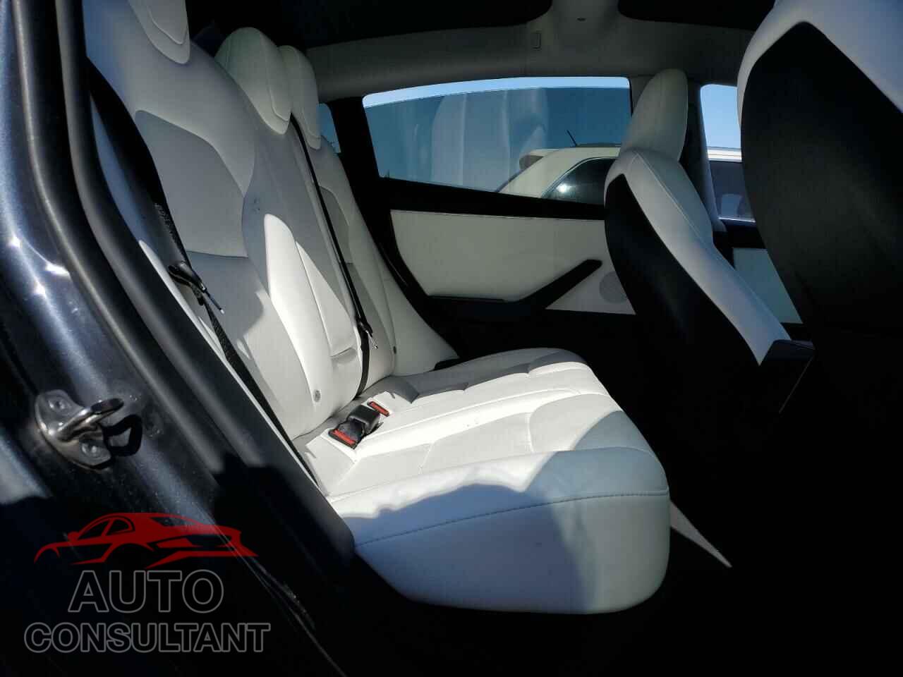 TESLA MODEL 3 2024 - LRW3E7EB7RC101403