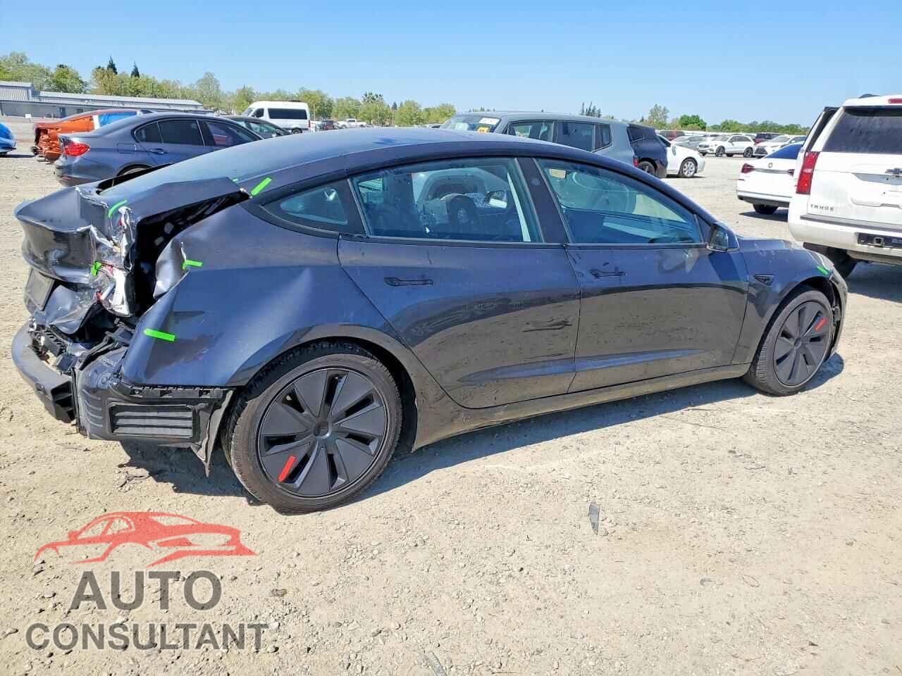 TESLA MODEL 3 2024 - 5YJ3E1EA5RF727249